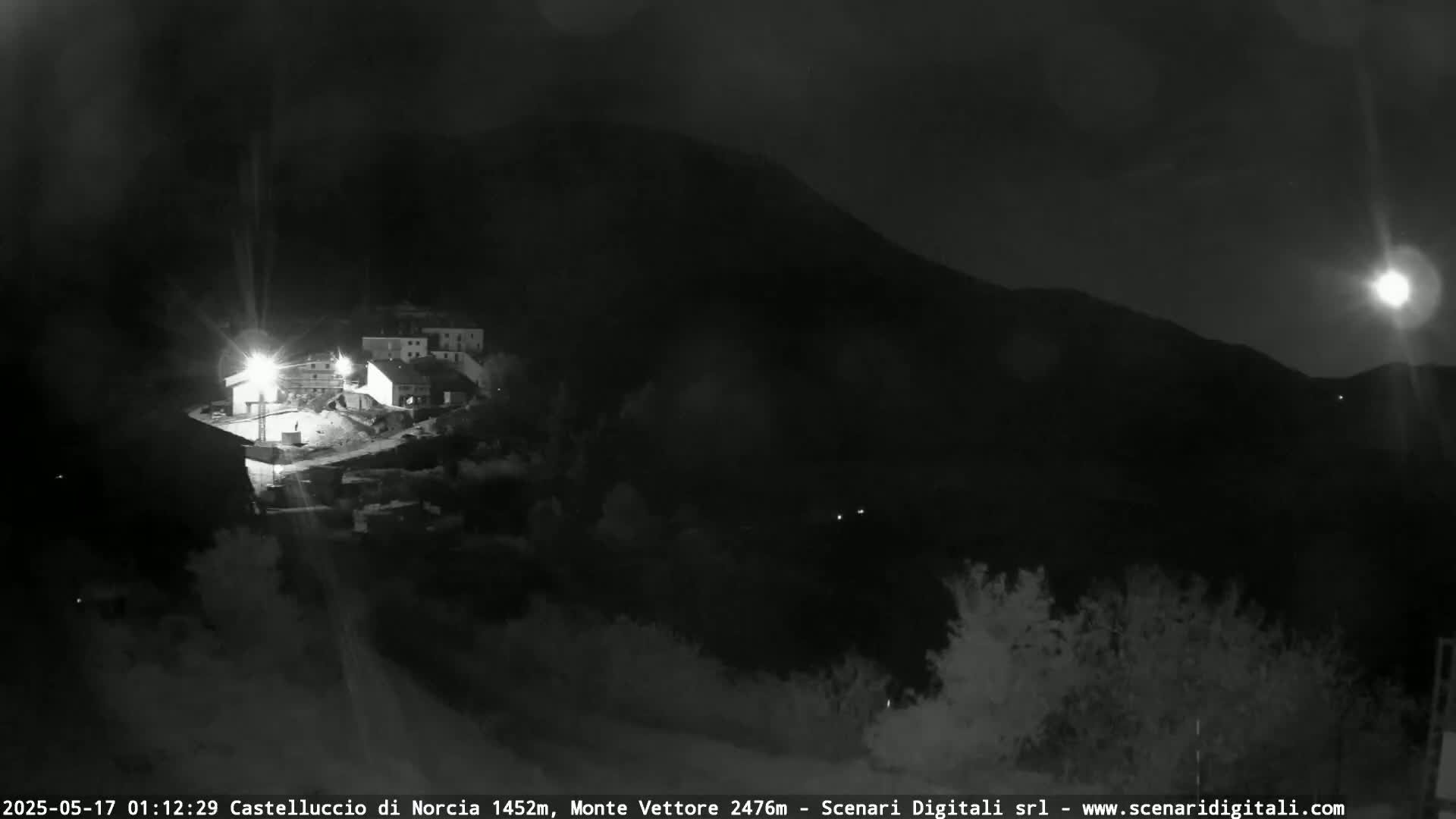 Castelluccio City di Norcia & Monte Vettoretto Mount Panaromic Live Cam - Perugia, Umbria, Italy