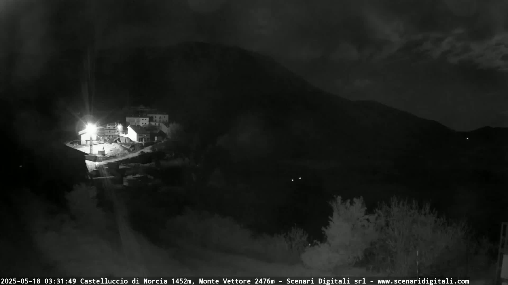 Castelluccio City di Norcia & Monte Vettoretto Mount Panaromic Live Cam - Perugia, Umbria, Italy