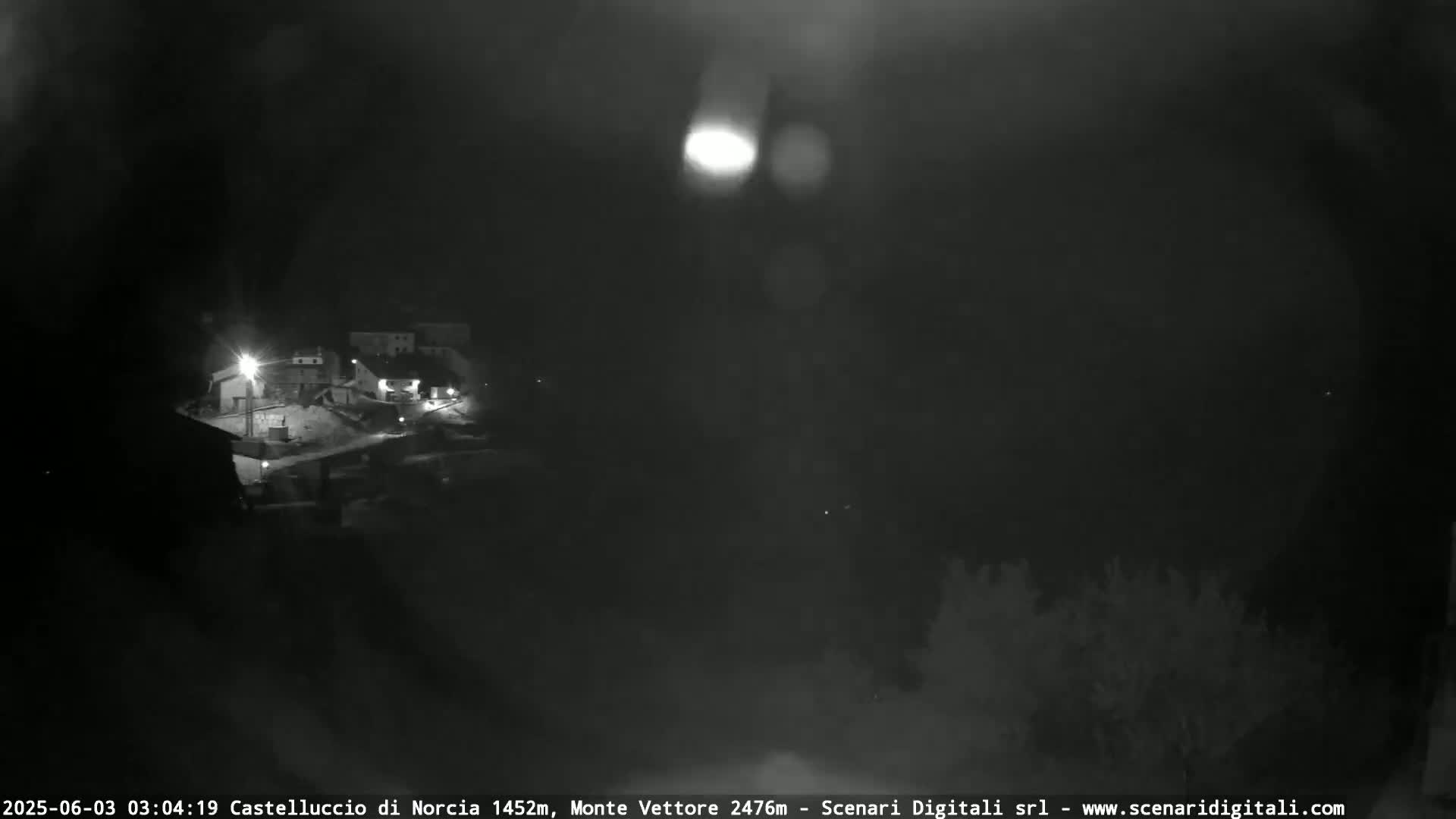 Castelluccio City di Norcia & Monte Vettoretto Mount Panaromic Live Cam - Perugia, Umbria, Italy