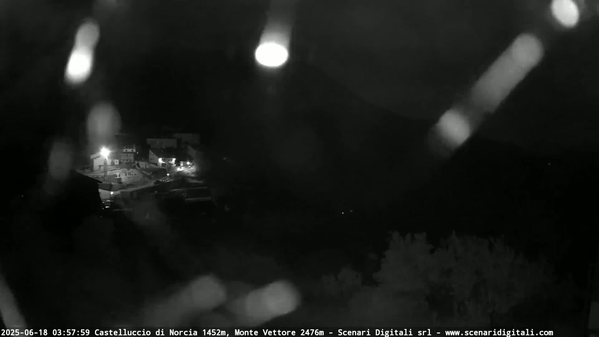 Castelluccio City di Norcia & Monte Vettoretto Mount Panaromic Live Cam - Perugia, Umbria, Italy