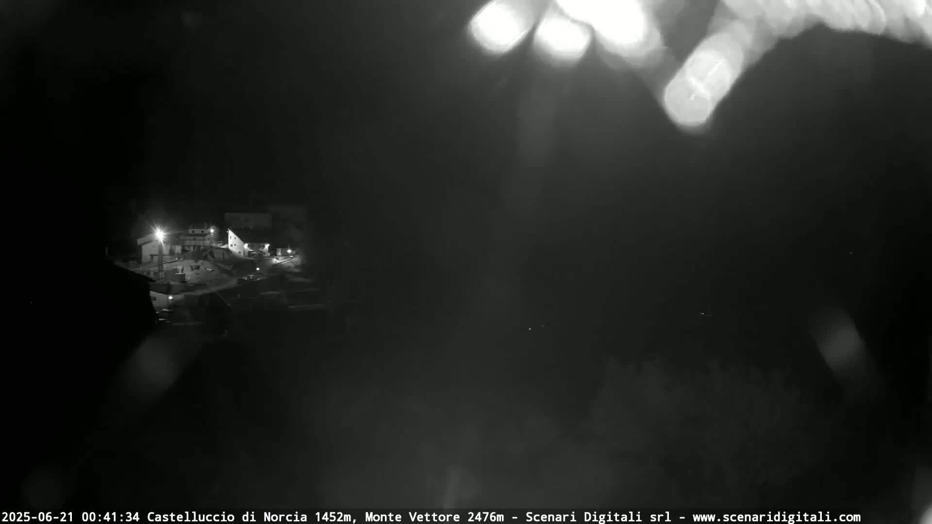 Castelluccio City di Norcia & Monte Vettoretto Mount Panaromic Live Cam - Perugia, Umbria, Italy