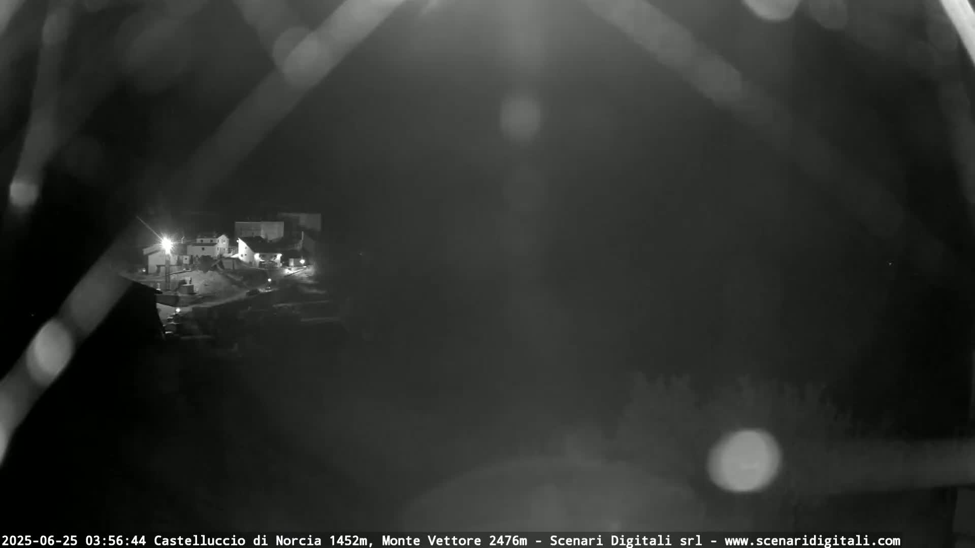 Castelluccio City di Norcia & Monte Vettoretto Mount Panaromic Live Cam - Perugia, Umbria, Italy