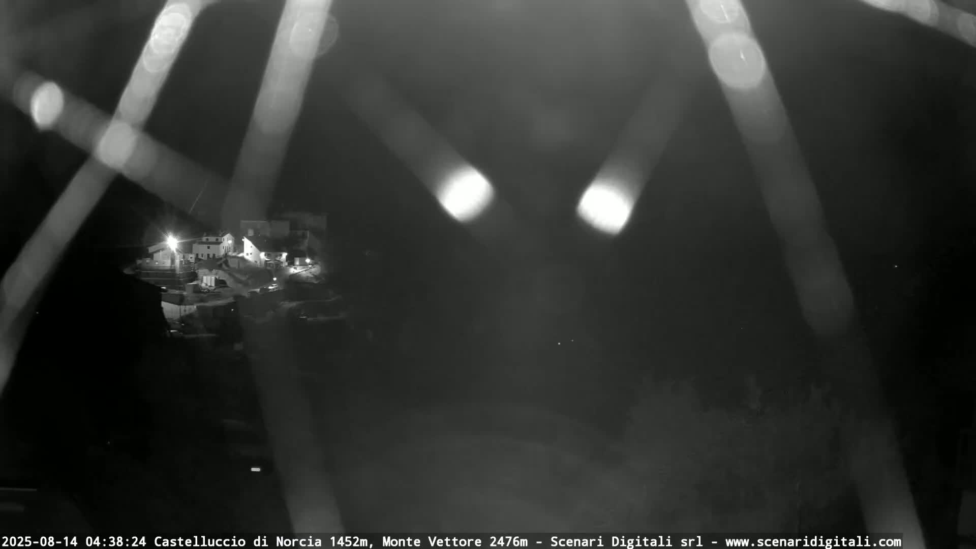 Castelluccio City di Norcia & Monte Vettoretto Mount Panaromic Live Cam - Perugia, Umbria, Italy