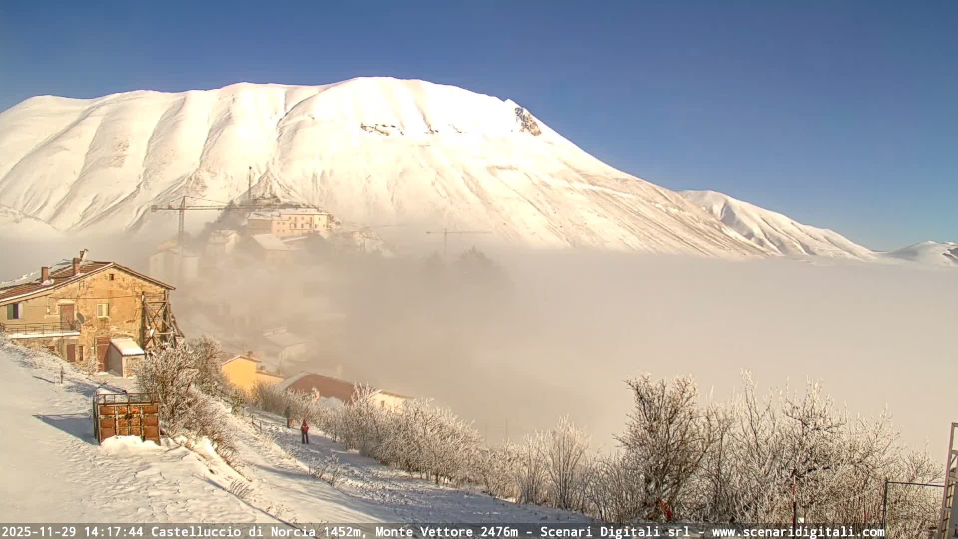 Castelluccio City di Norcia & Monte Vettoretto Mount Panaromic Live Cam - Perugia, Umbria, Italy