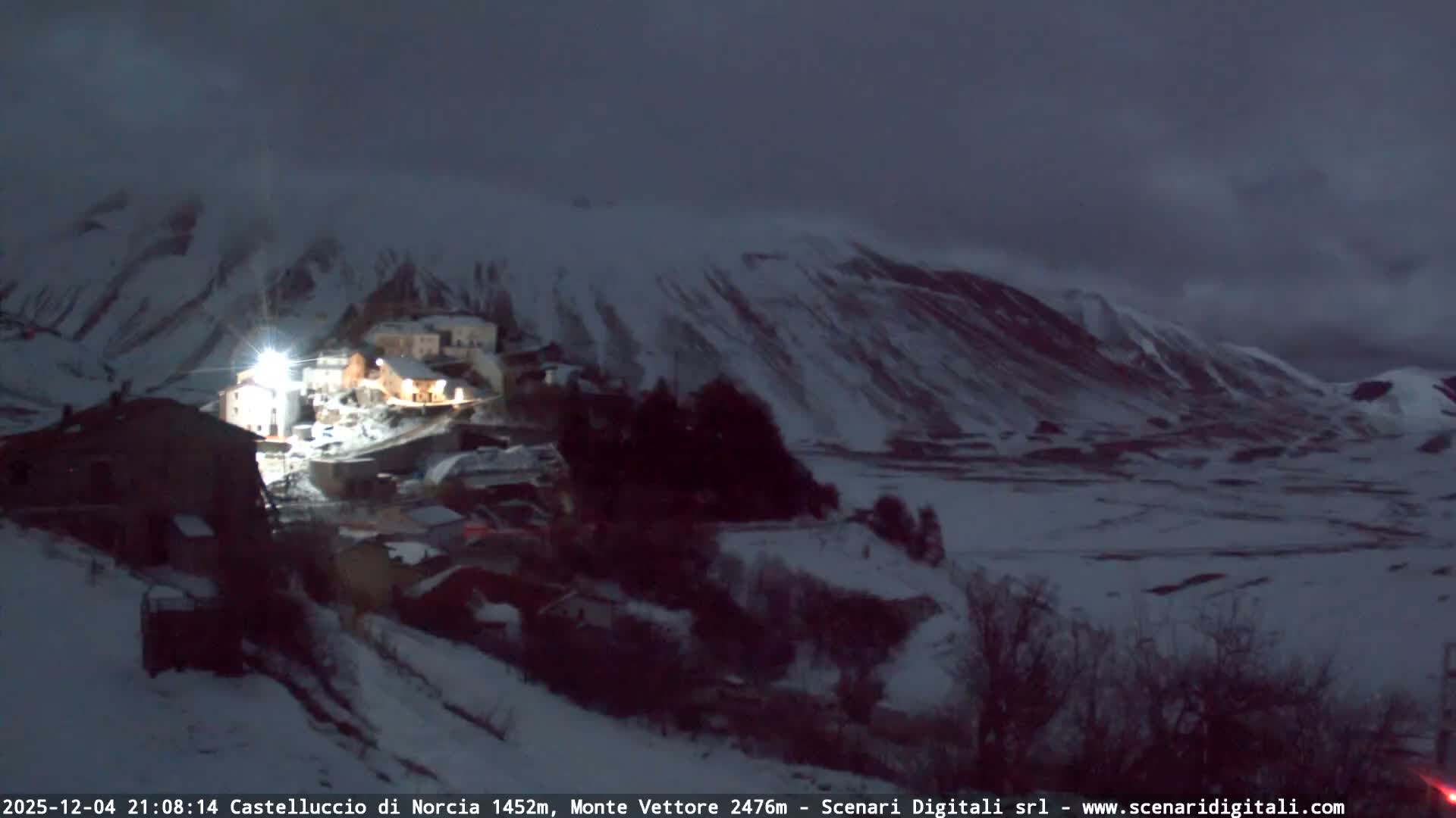 Castelluccio City di Norcia & Monte Vettoretto Mount Panaromic Live Cam - Perugia, Umbria, Italy