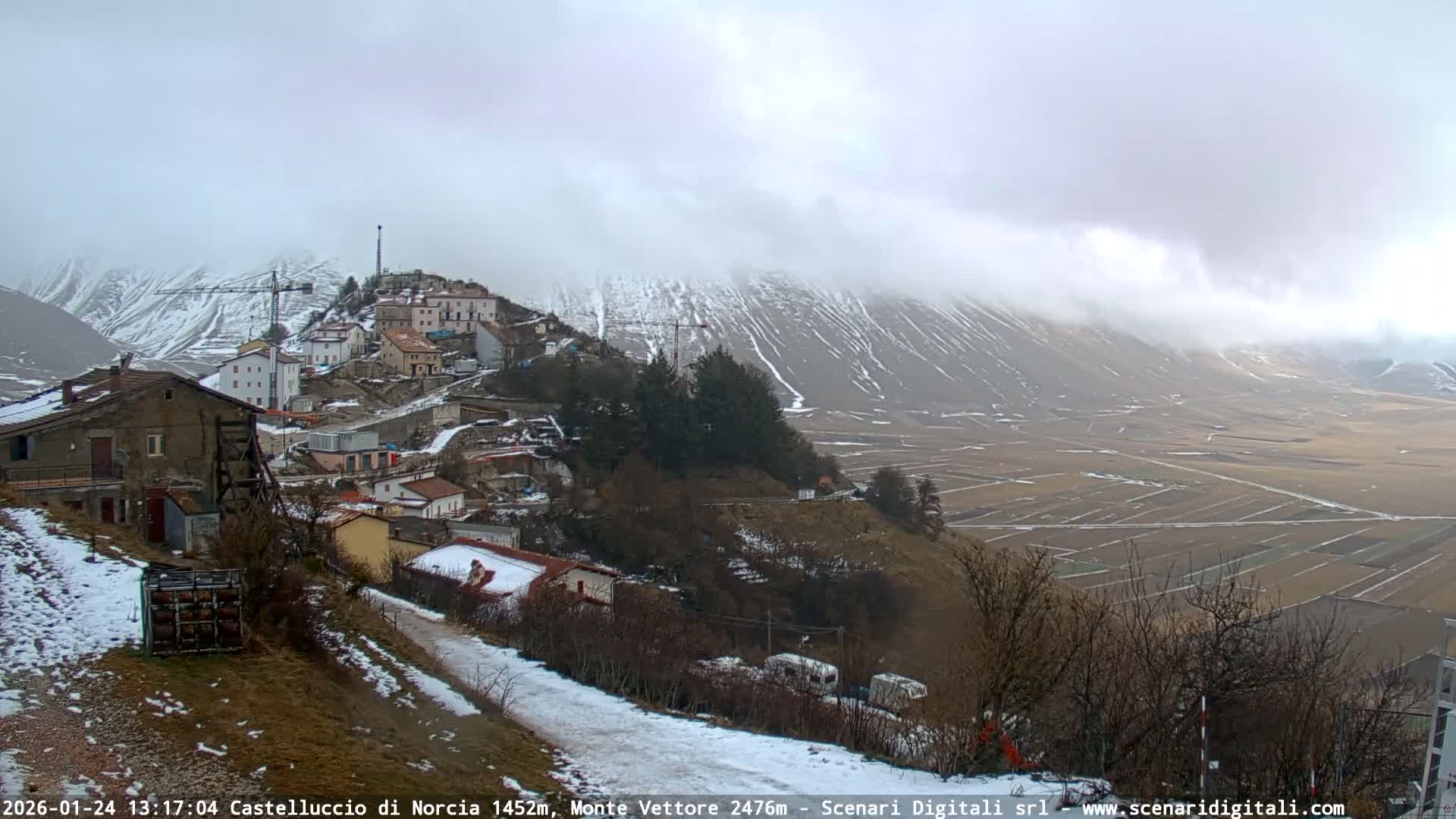 Castelluccio City di Norcia & Monte Vettoretto Mount Panaromic Live Cam - Perugia, Umbria, Italy