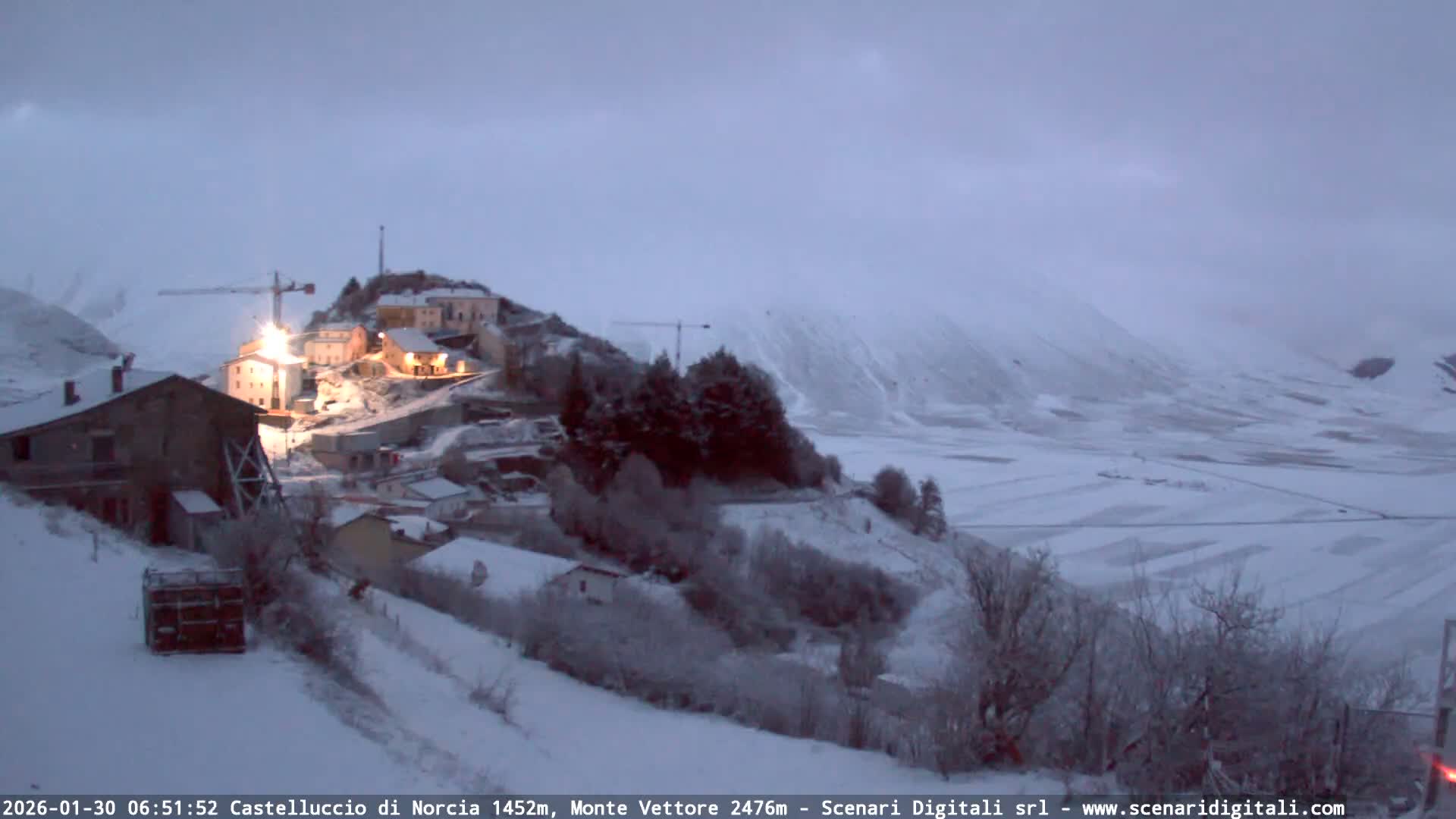 Castelluccio City di Norcia & Monte Vettoretto Mount Panaromic Live Cam - Perugia, Umbria, Italy
