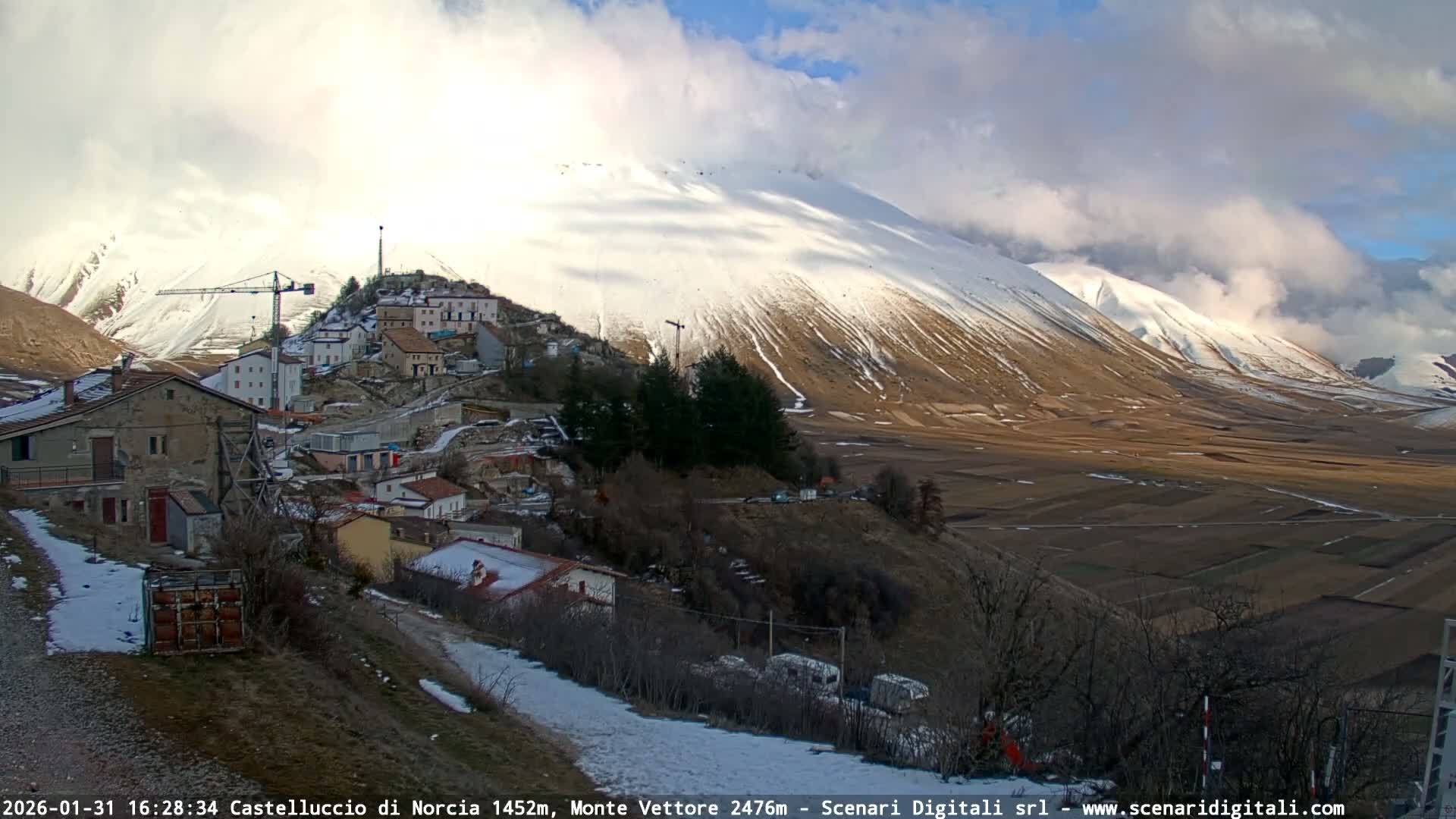 Castelluccio City di Norcia & Monte Vettoretto Mount Panaromic Live Cam - Perugia, Umbria, Italy