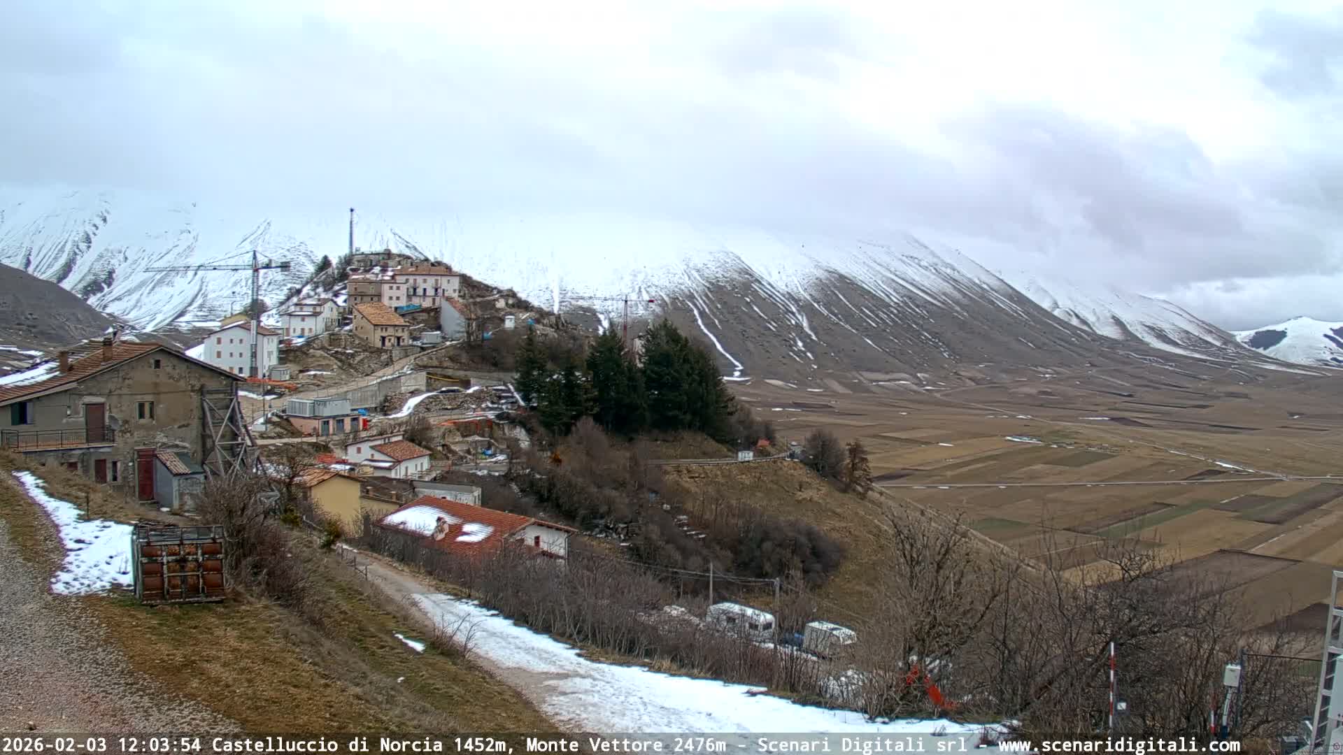Castelluccio City di Norcia & Monte Vettoretto Mount Panaromic Live Cam - Perugia, Umbria, Italy