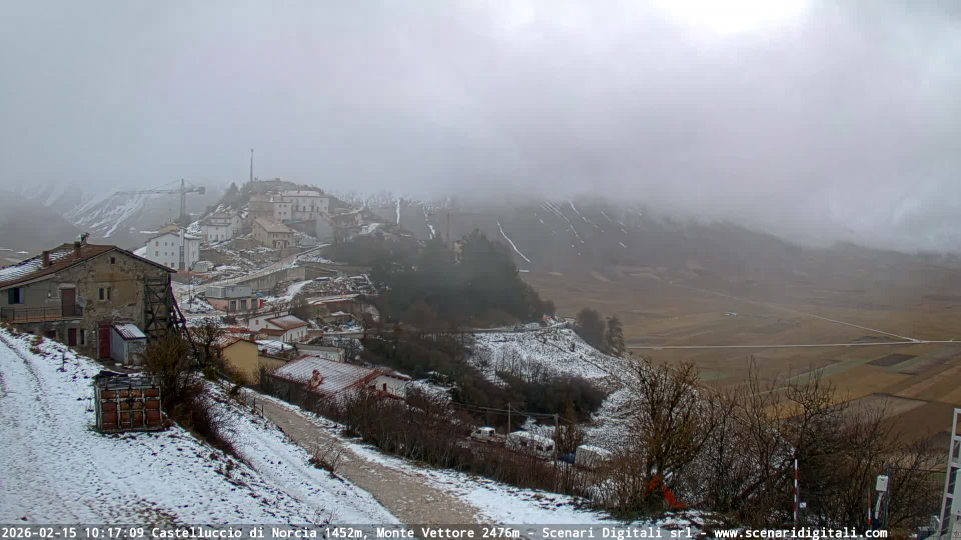 Castelluccio City di Norcia & Monte Vettoretto Mount Panaromic Live Cam - Perugia, Umbria, Italy