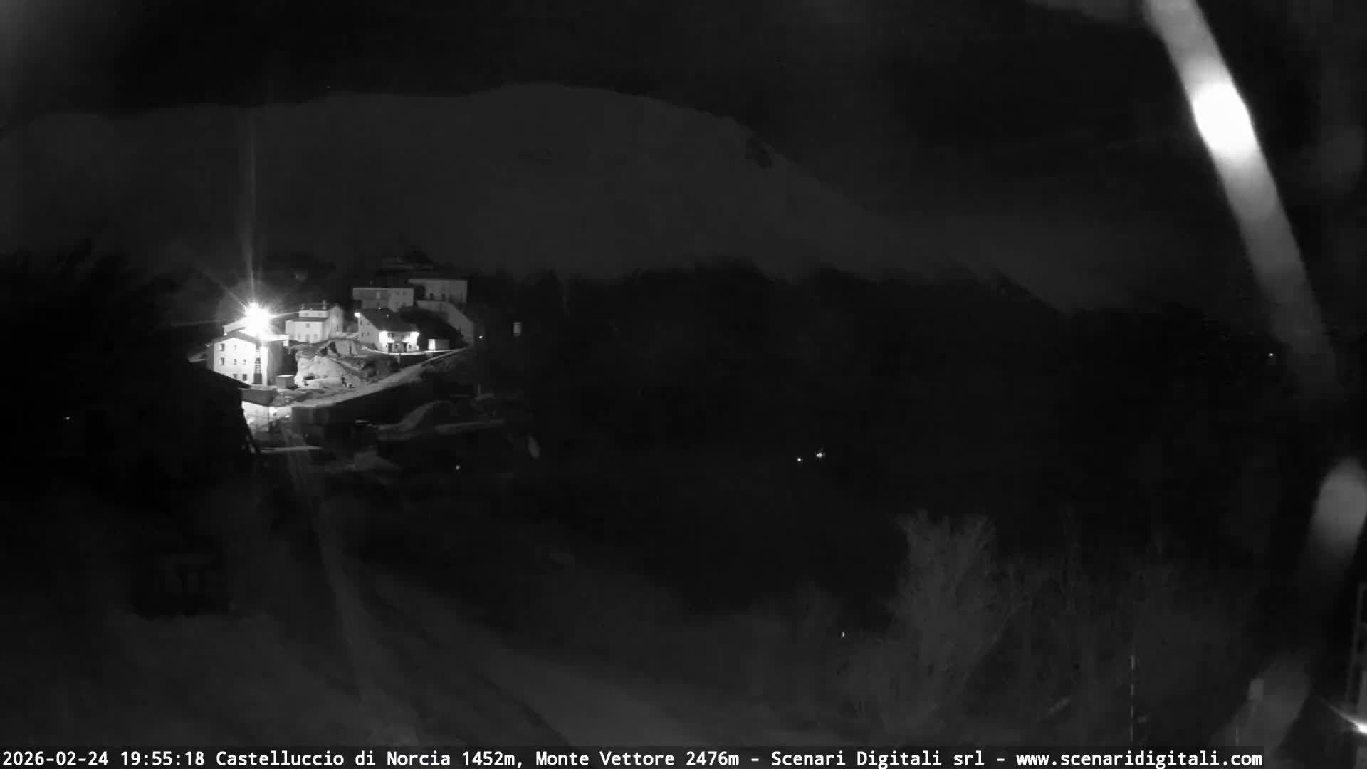 Castelluccio City di Norcia & Monte Vettoretto Mount Panaromic Live Cam - Perugia, Umbria, Italy