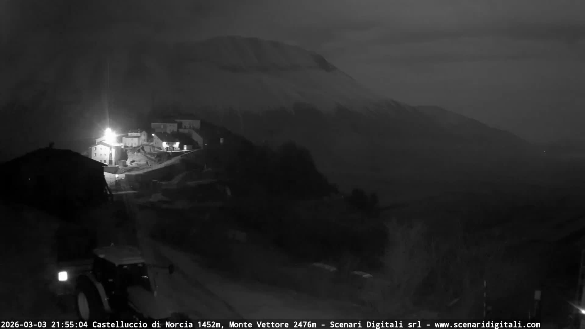 Castelluccio City di Norcia & Monte Vettoretto Mount Panaromic Live Cam - Perugia, Umbria, Italy