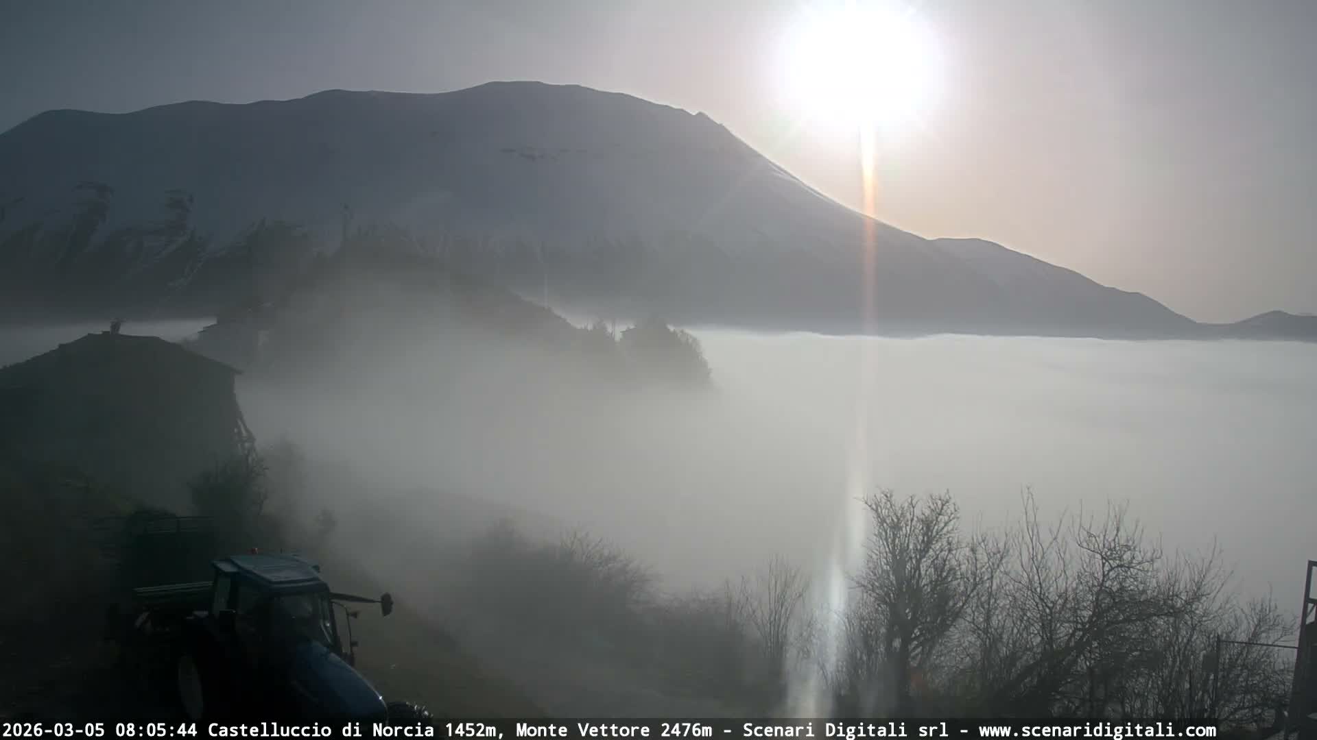Castelluccio City di Norcia & Monte Vettoretto Mount Panaromic Live Cam - Perugia, Umbria, Italy