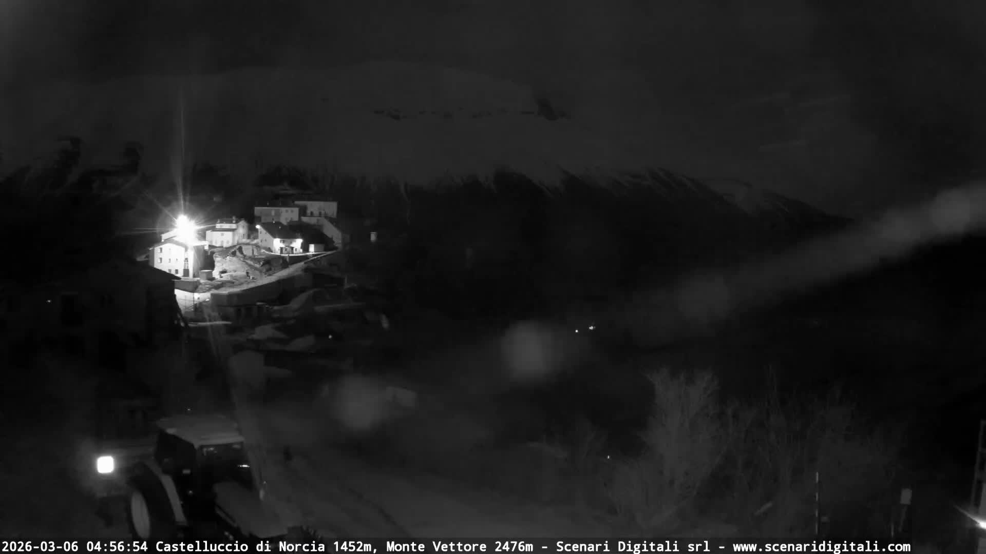 Castelluccio City di Norcia & Monte Vettoretto Mount Panaromic Live Cam - Perugia, Umbria, Italy