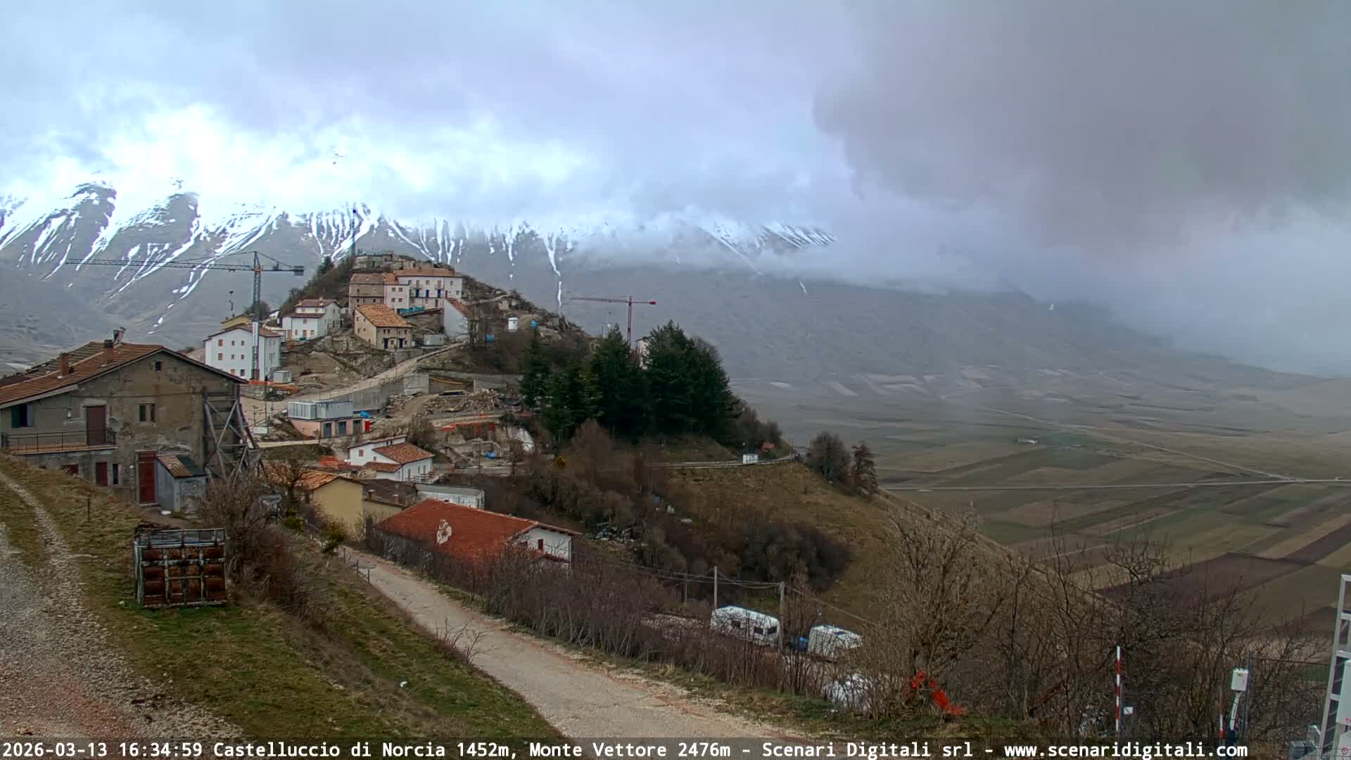 Castelluccio City di Norcia & Monte Vettoretto Mount Panaromic Live Cam - Perugia, Umbria, Italy