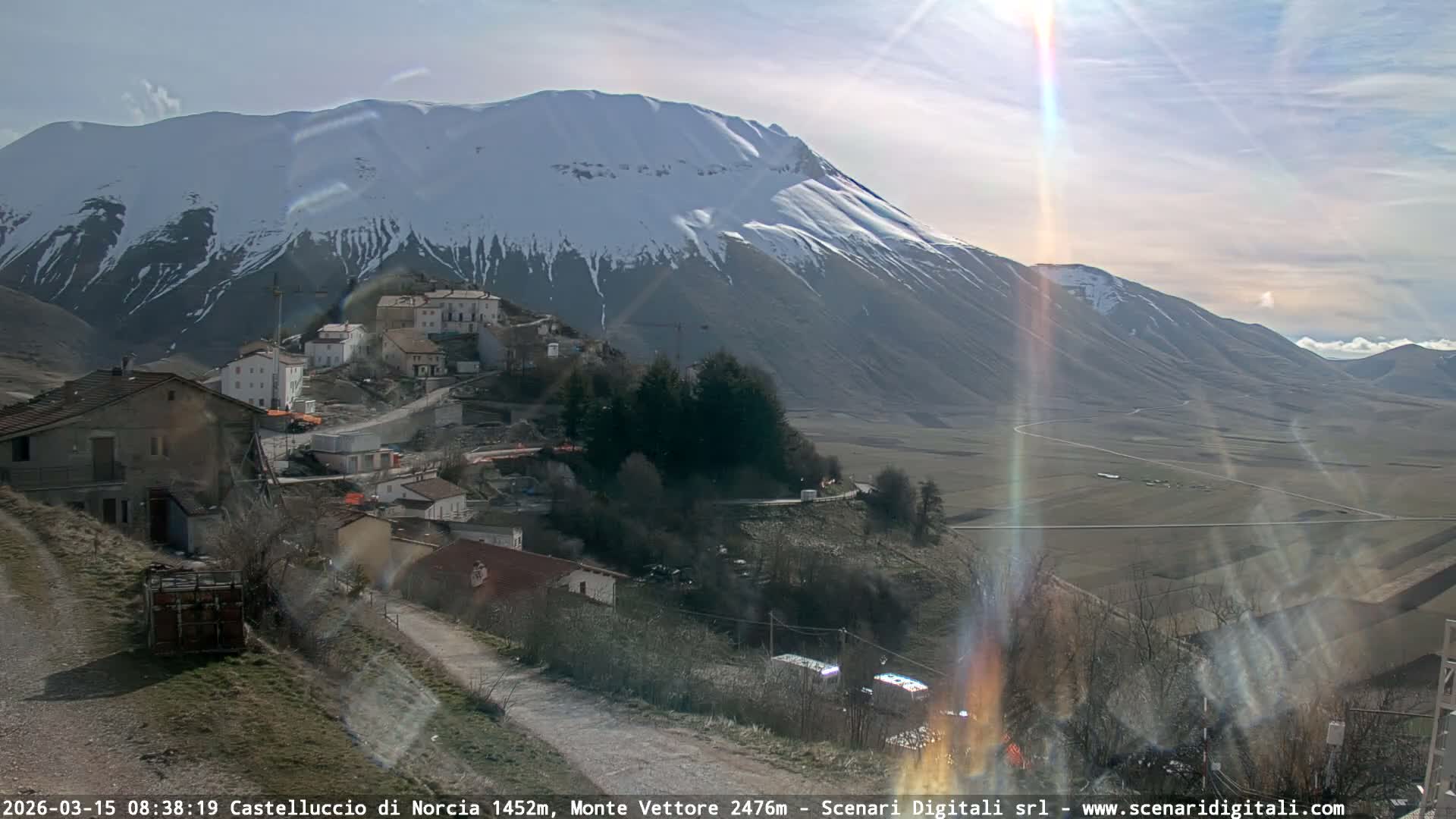 Castelluccio City di Norcia & Monte Vettoretto Mount Panaromic Live Cam - Perugia, Umbria, Italy