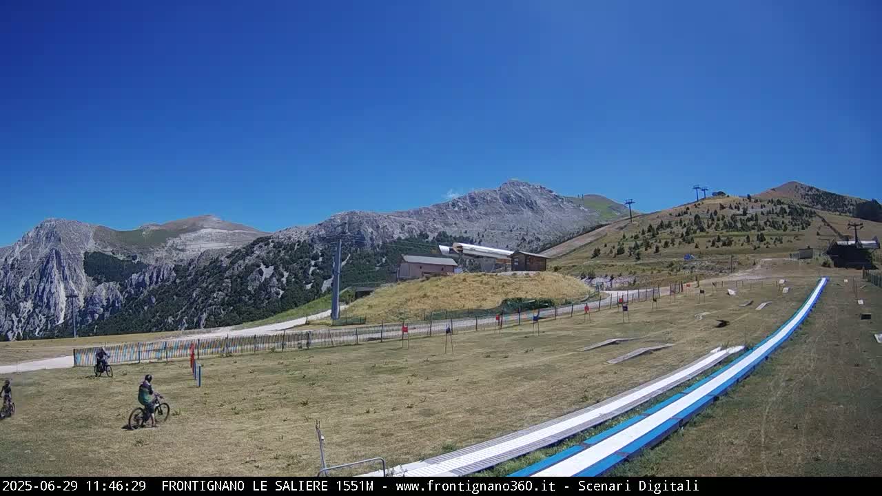 Frontignano, Ussita - Monte Bove Mount & Ski Slope Live Cam - Macerata, Marche, Italy