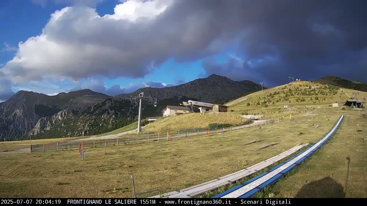 Frontignano, Ussita - Monte Bove Mount & Ski Slope Live Cam - Macerata, Marche, Italy