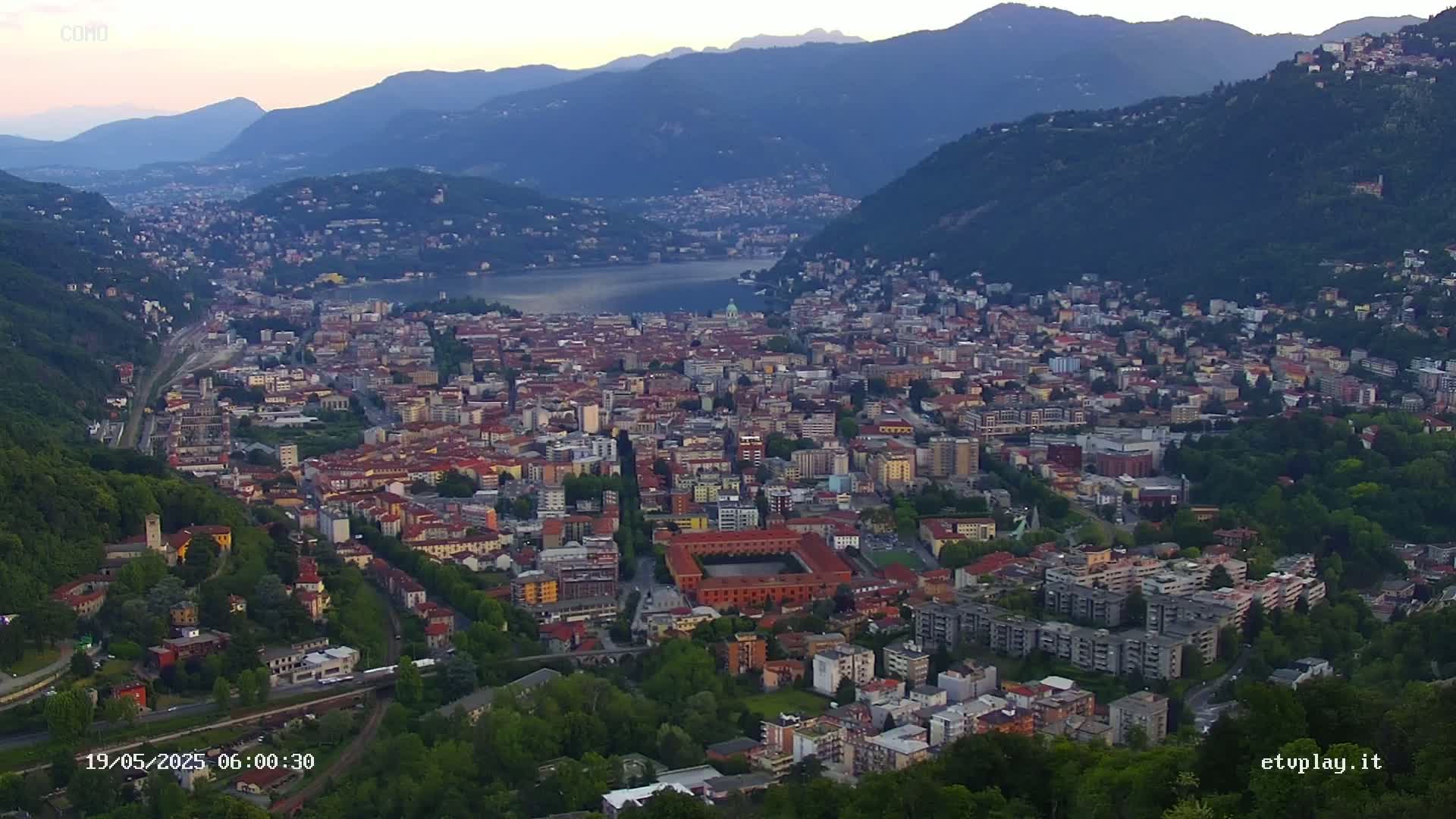 Como City & Lake Skyline Live Cam - Lombardy, Italy
