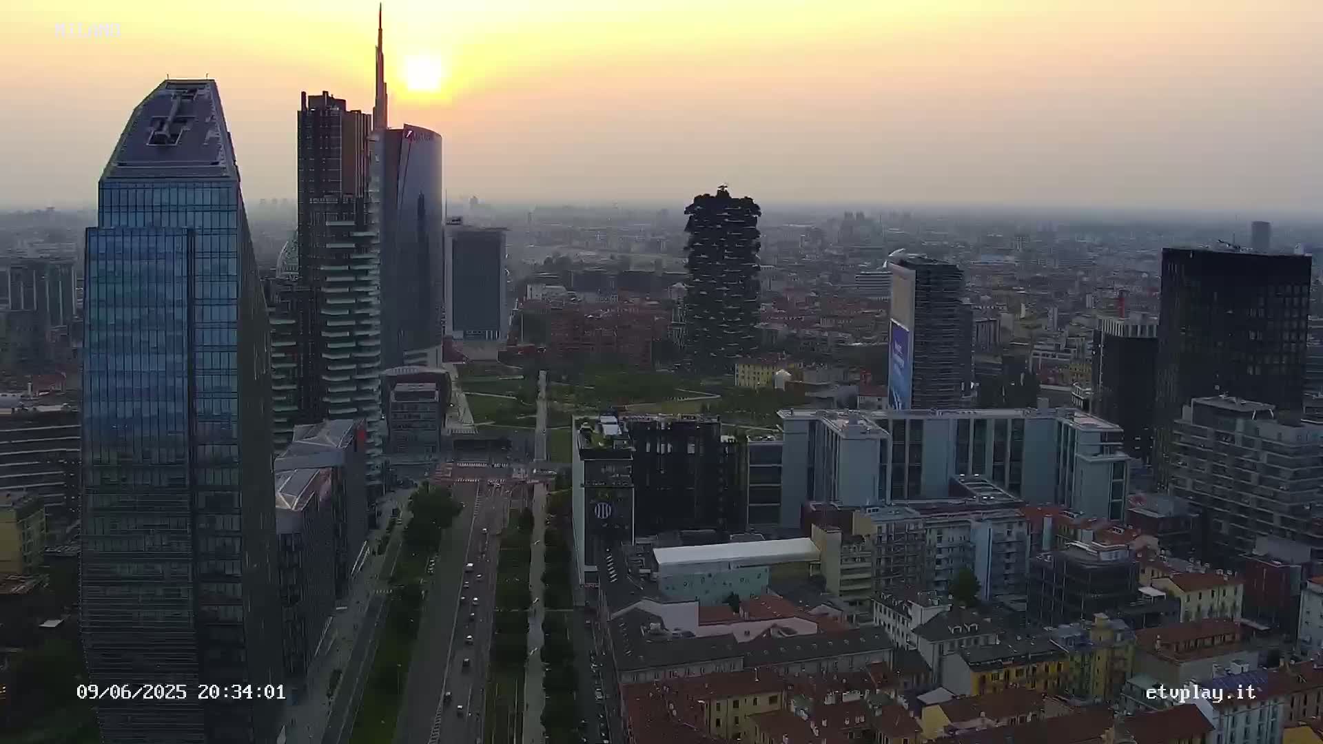 Milano City, Milan Skyline Live Cam - Lombardy, Italy