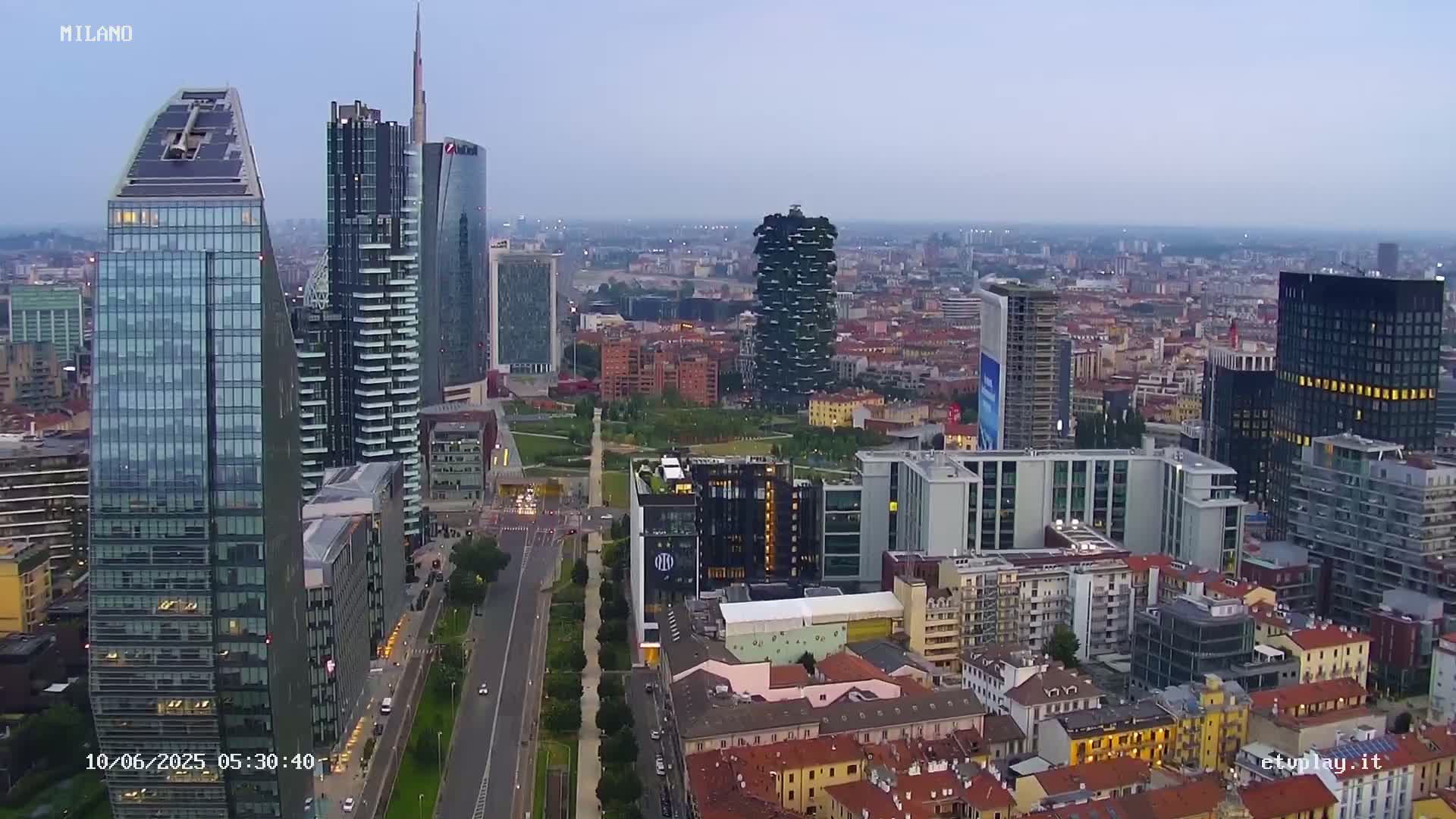 Milano City, Milan Skyline Live Cam - Lombardy, Italy
