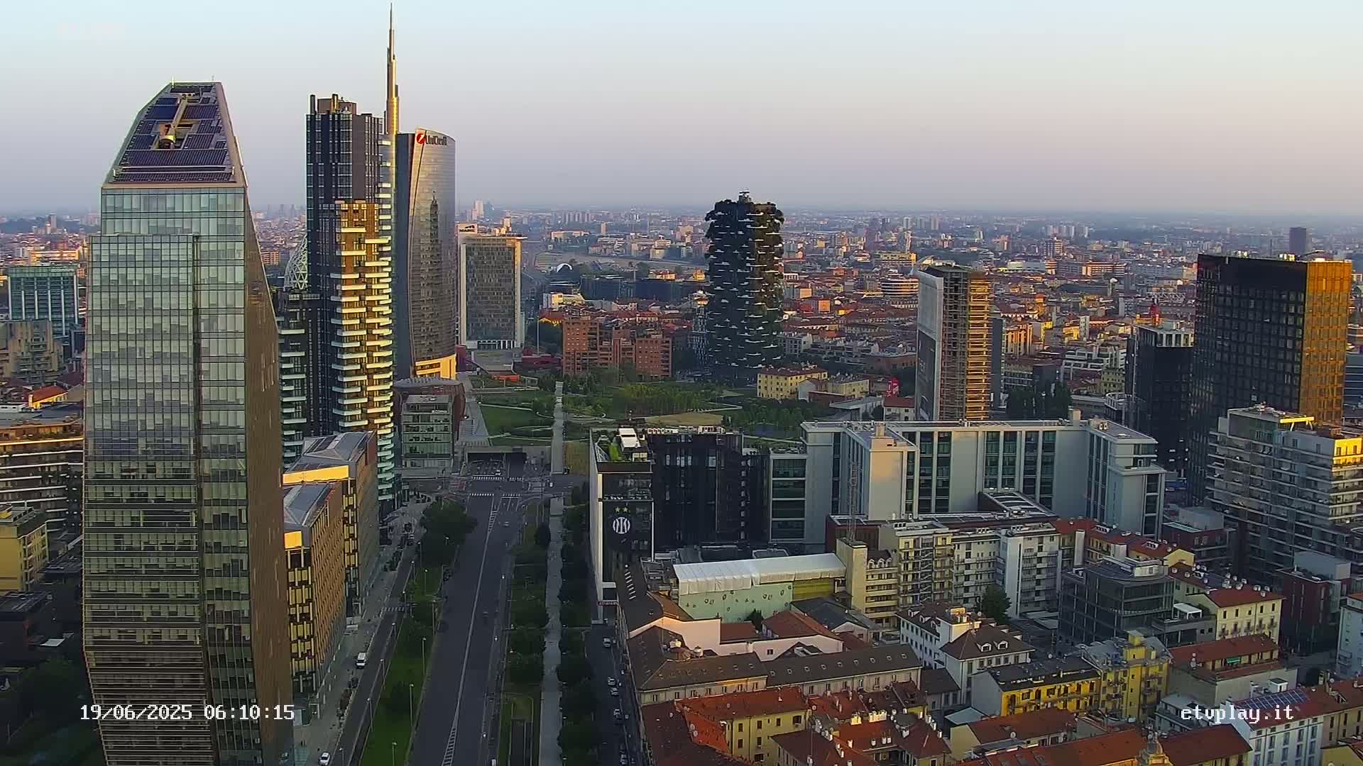 Milano City, Milan Skyline Live Cam - Lombardy, Italy