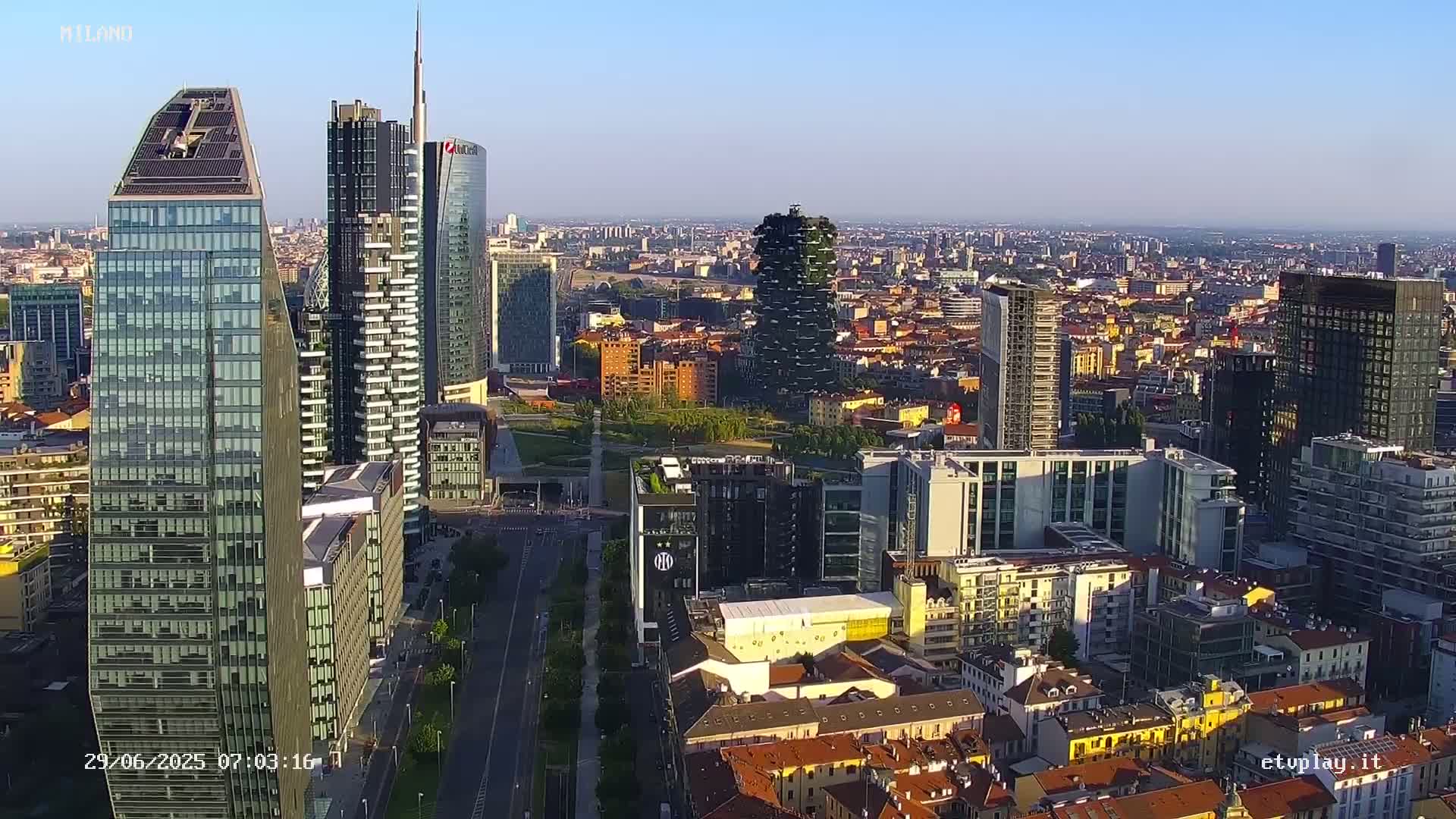 Milano City, Milan Skyline Live Cam - Lombardy, Italy