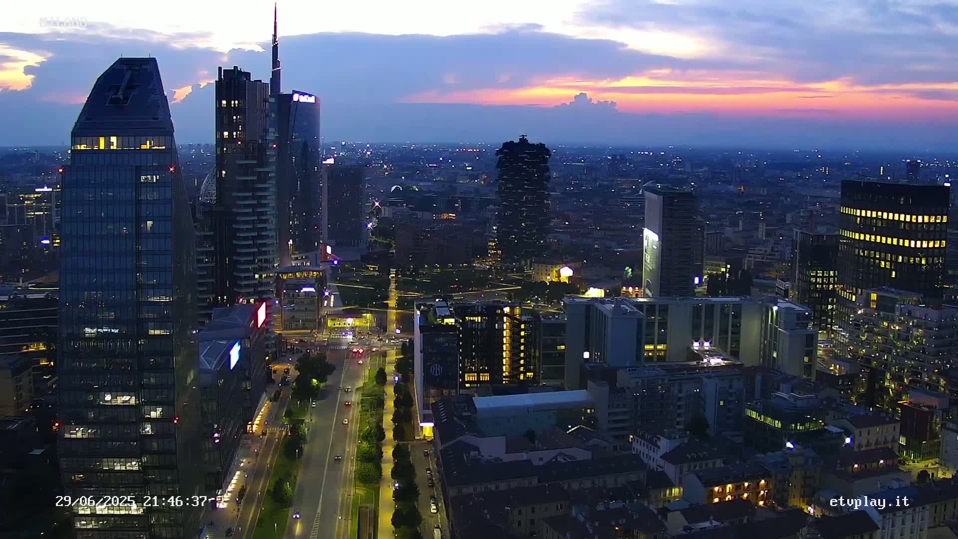 Milano City, Milan Skyline Live Cam - Lombardy, Italy