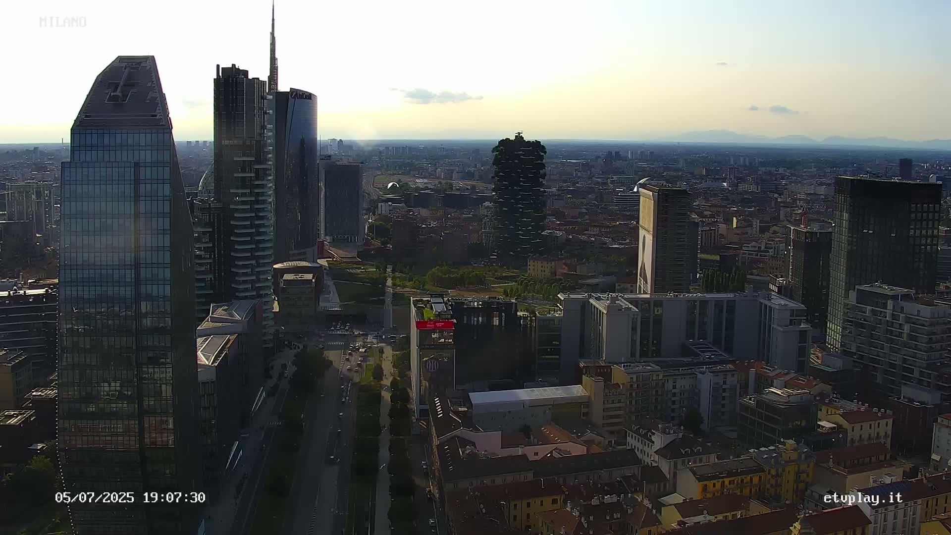 Milano City, Milan Skyline Live Cam - Lombardy, Italy