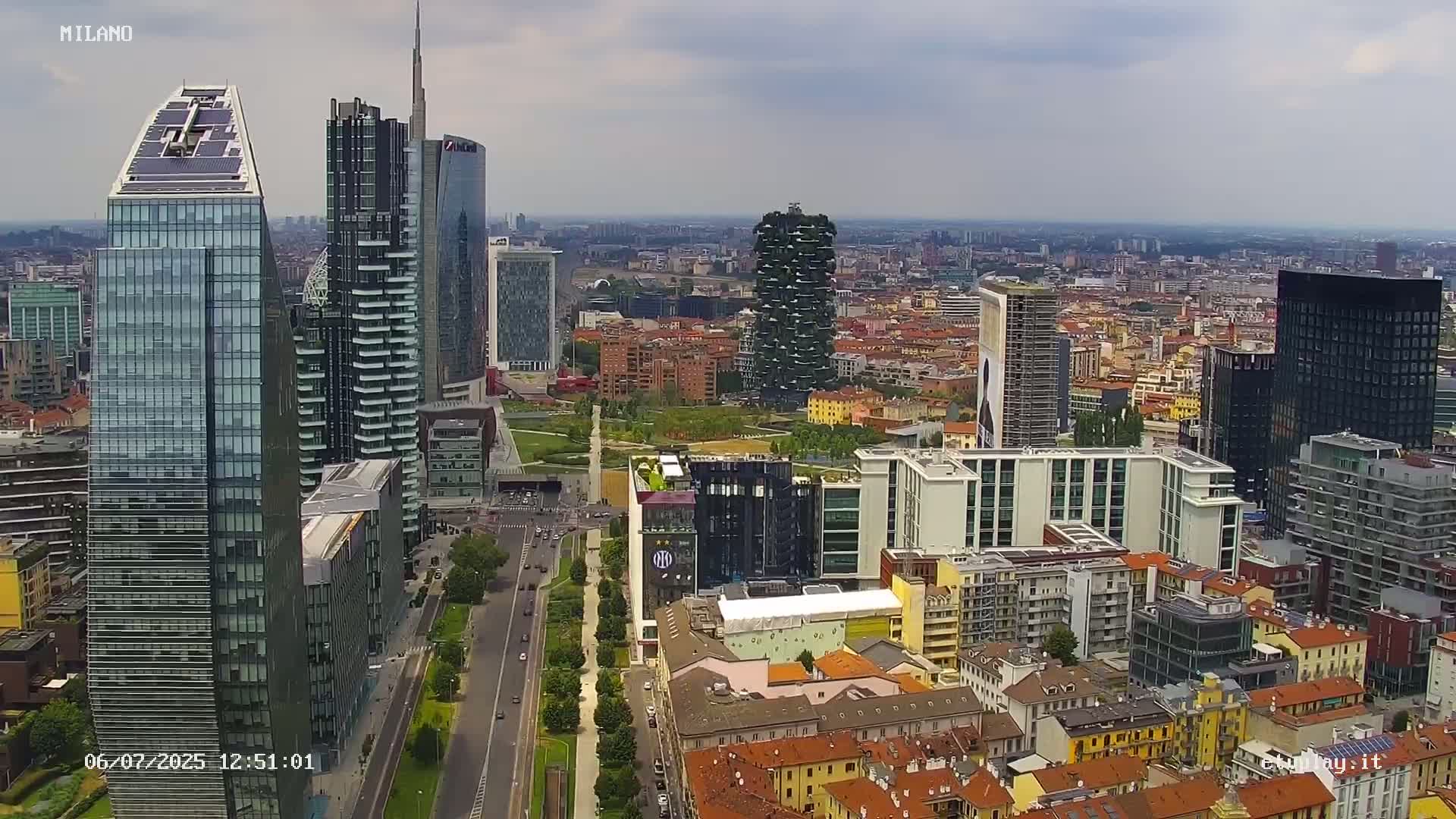 Milano City, Milan Skyline Live Cam - Lombardy, Italy