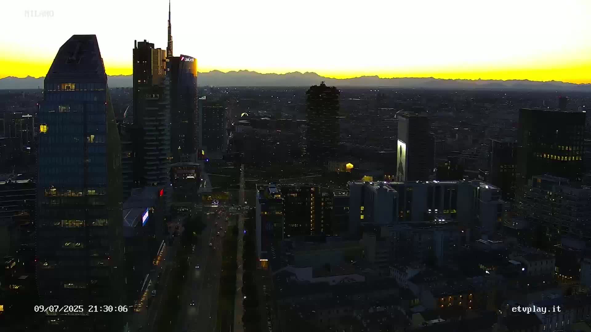 Milano City, Milan Skyline Live Cam - Lombardy, Italy