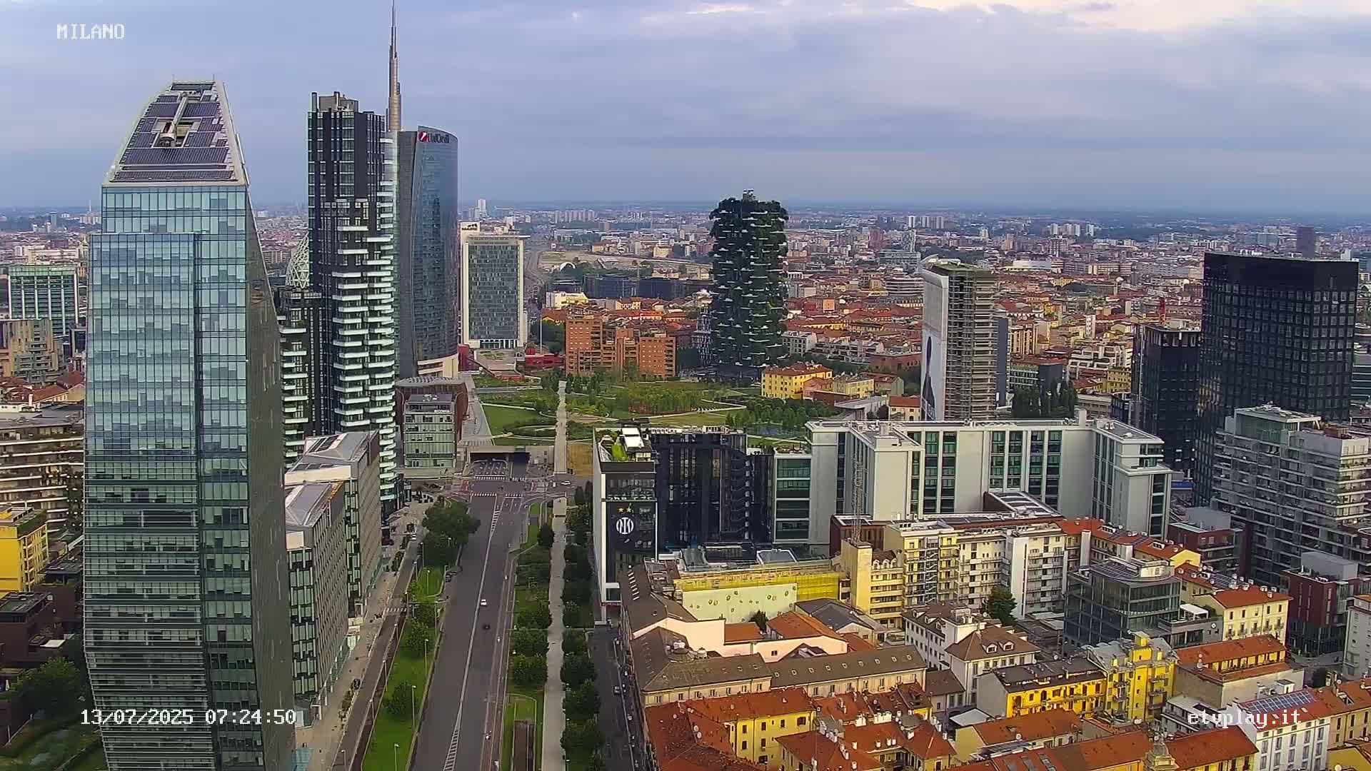 Milano City, Milan Skyline Live Cam - Lombardy, Italy