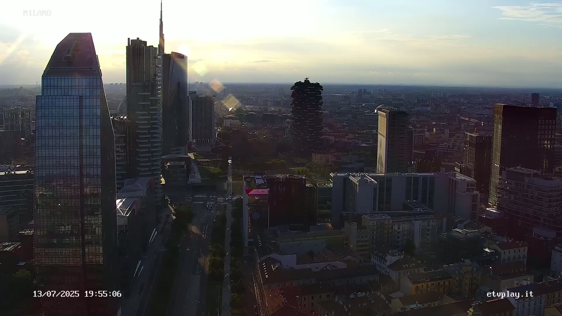 Milano City, Milan Skyline Live Cam - Lombardy, Italy