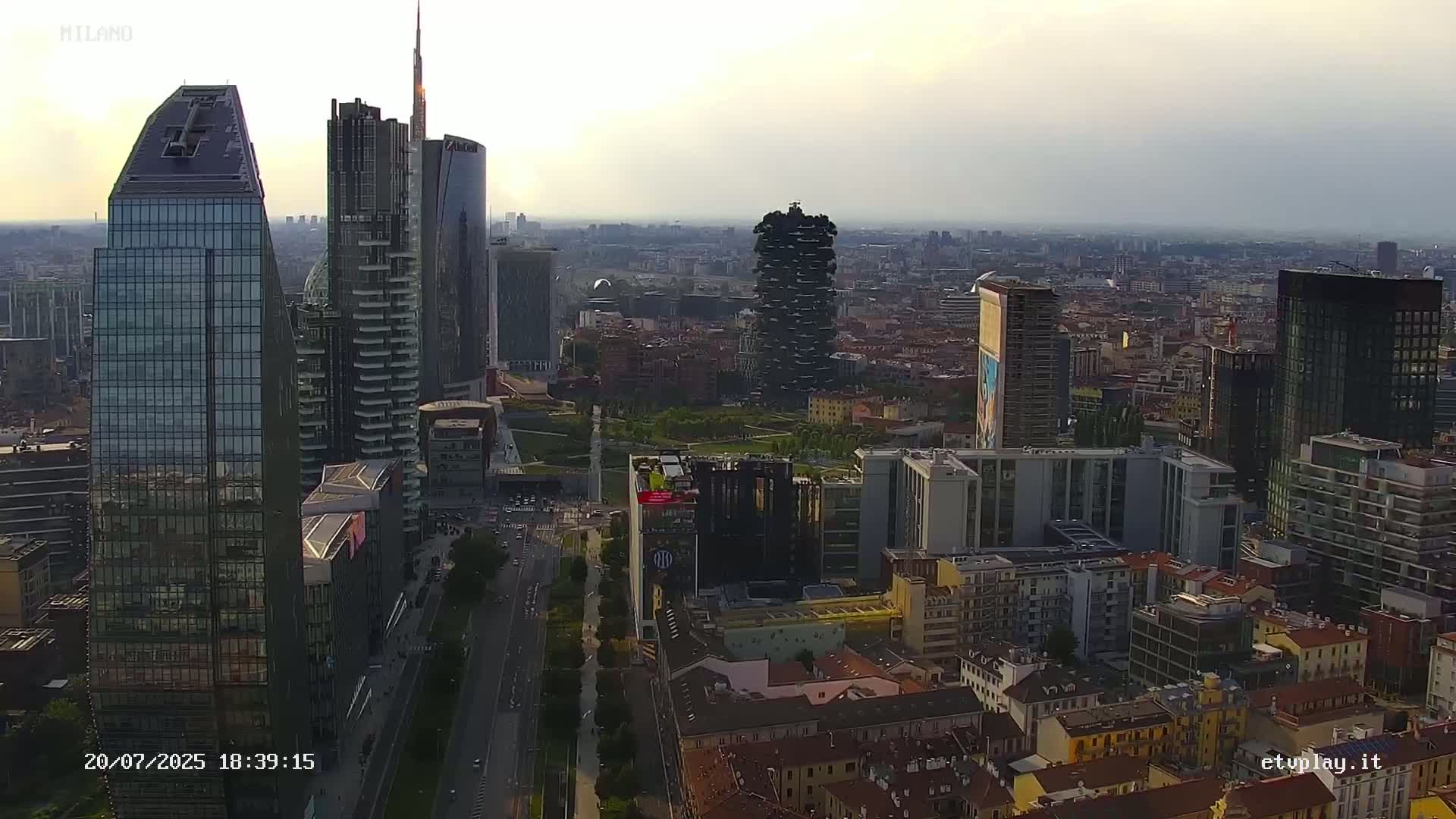 Milano City, Milan Skyline Live Cam - Lombardy, Italy
