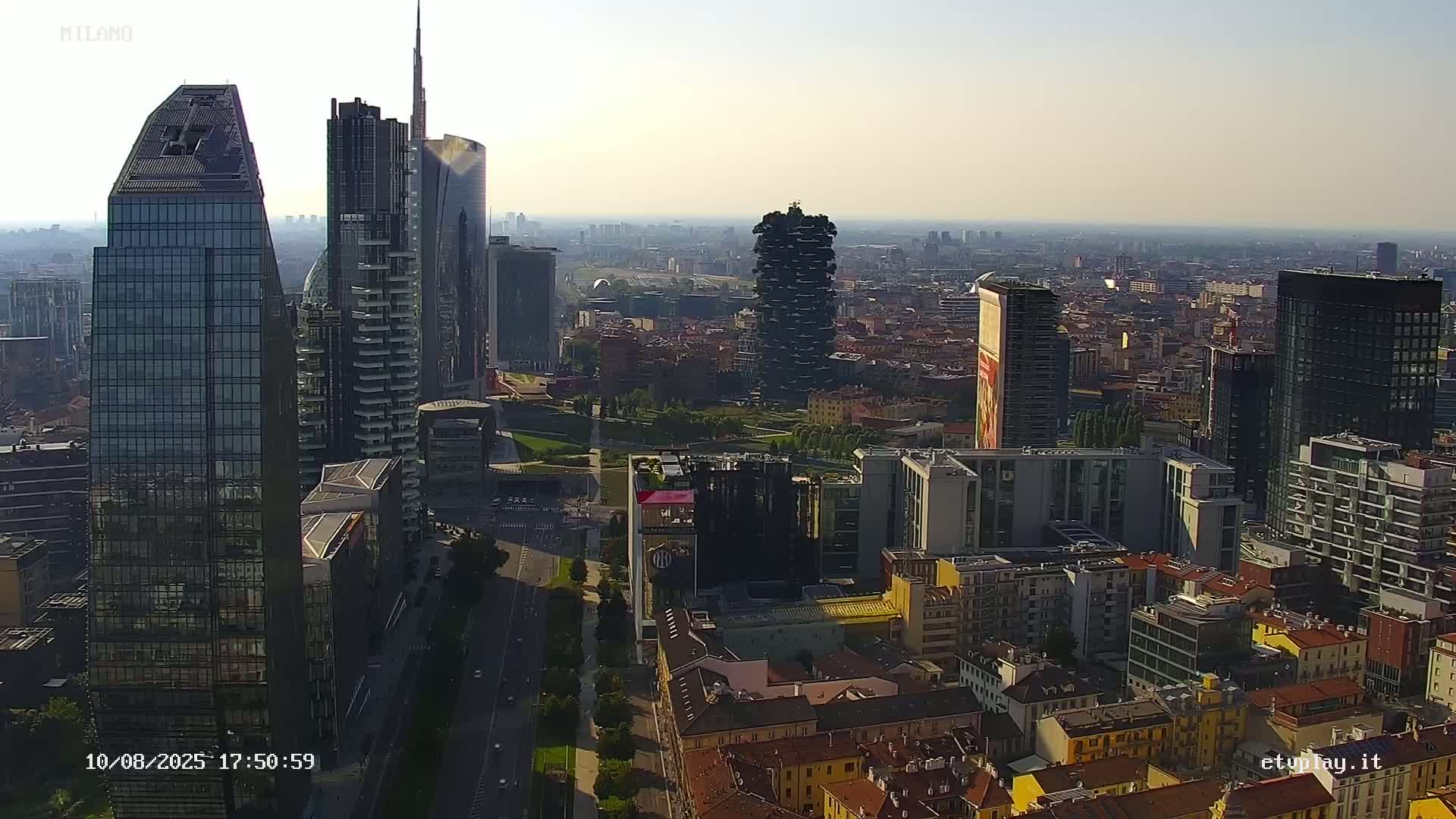 Milano City, Milan Skyline Live Cam - Lombardy, Italy