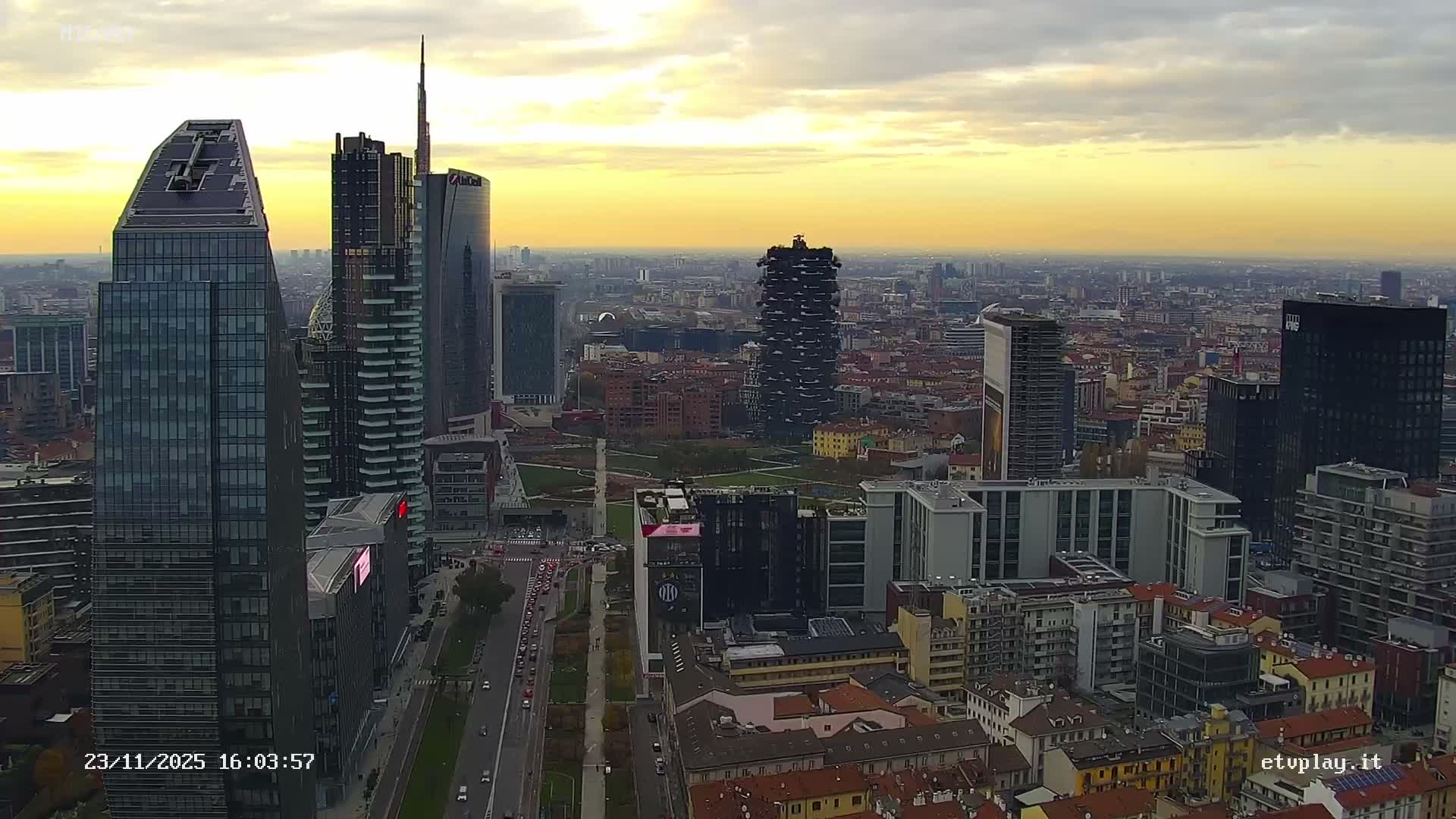 Milano City, Milan Skyline Live Cam - Lombardy, Italy