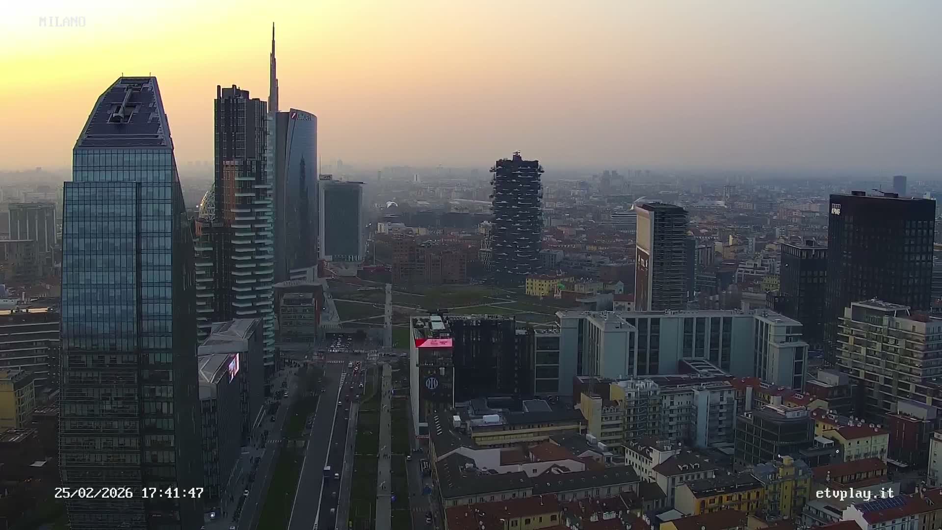 Milano City, Milan Skyline Live Cam - Lombardy, Italy