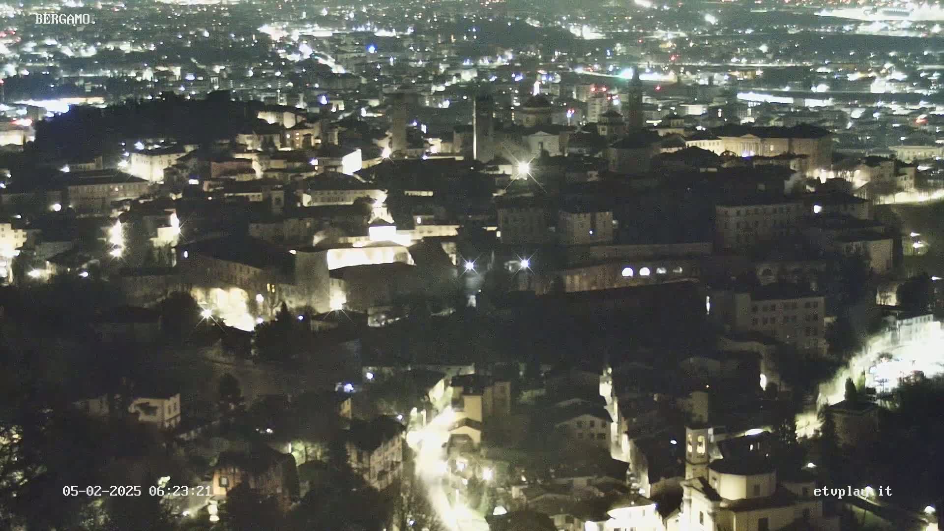 Bergamo City Skyline Live Cam - Bergamo,Lombardy, Italy