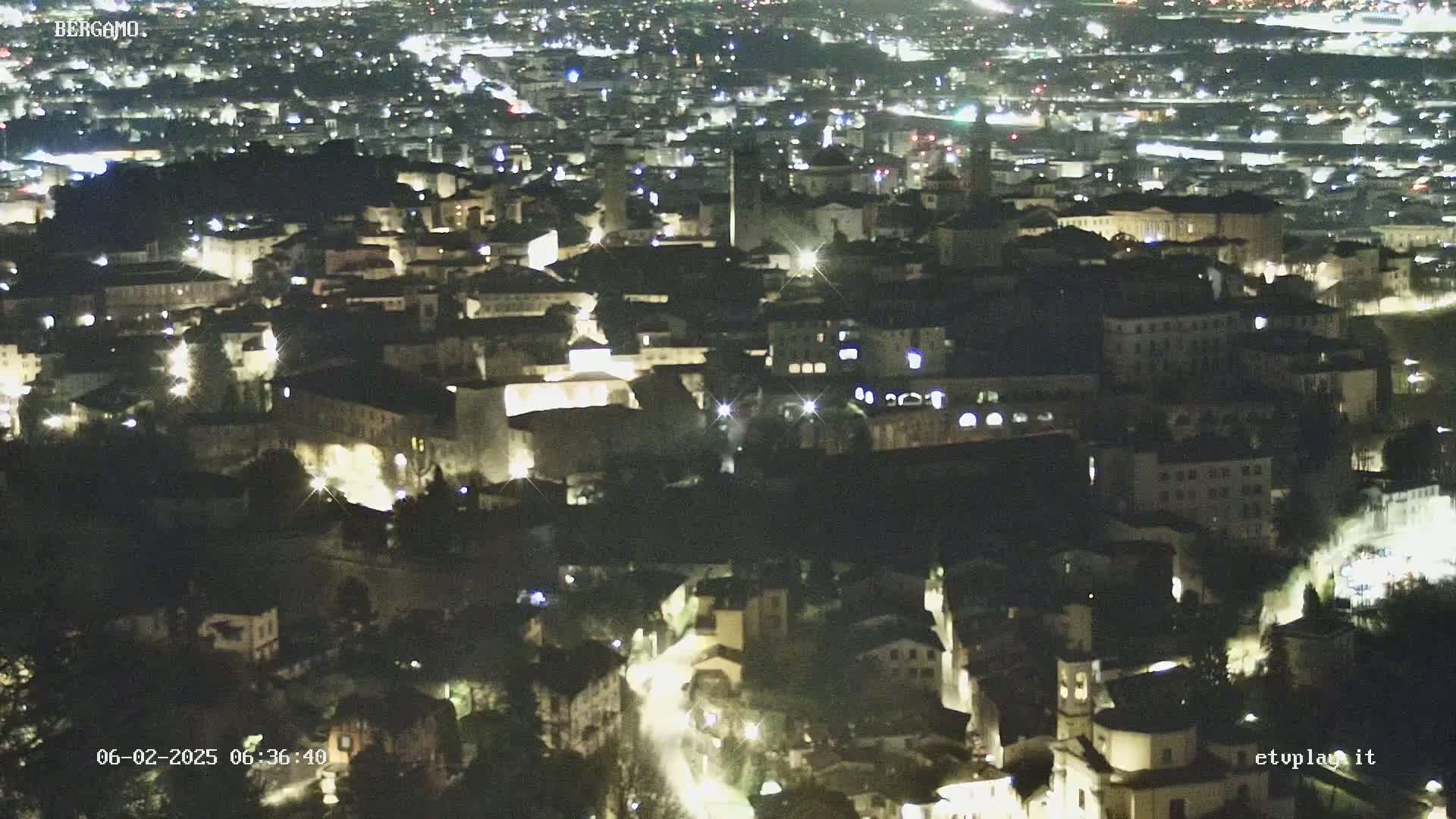 Bergamo City Skyline Live Cam - Bergamo,Lombardy, Italy