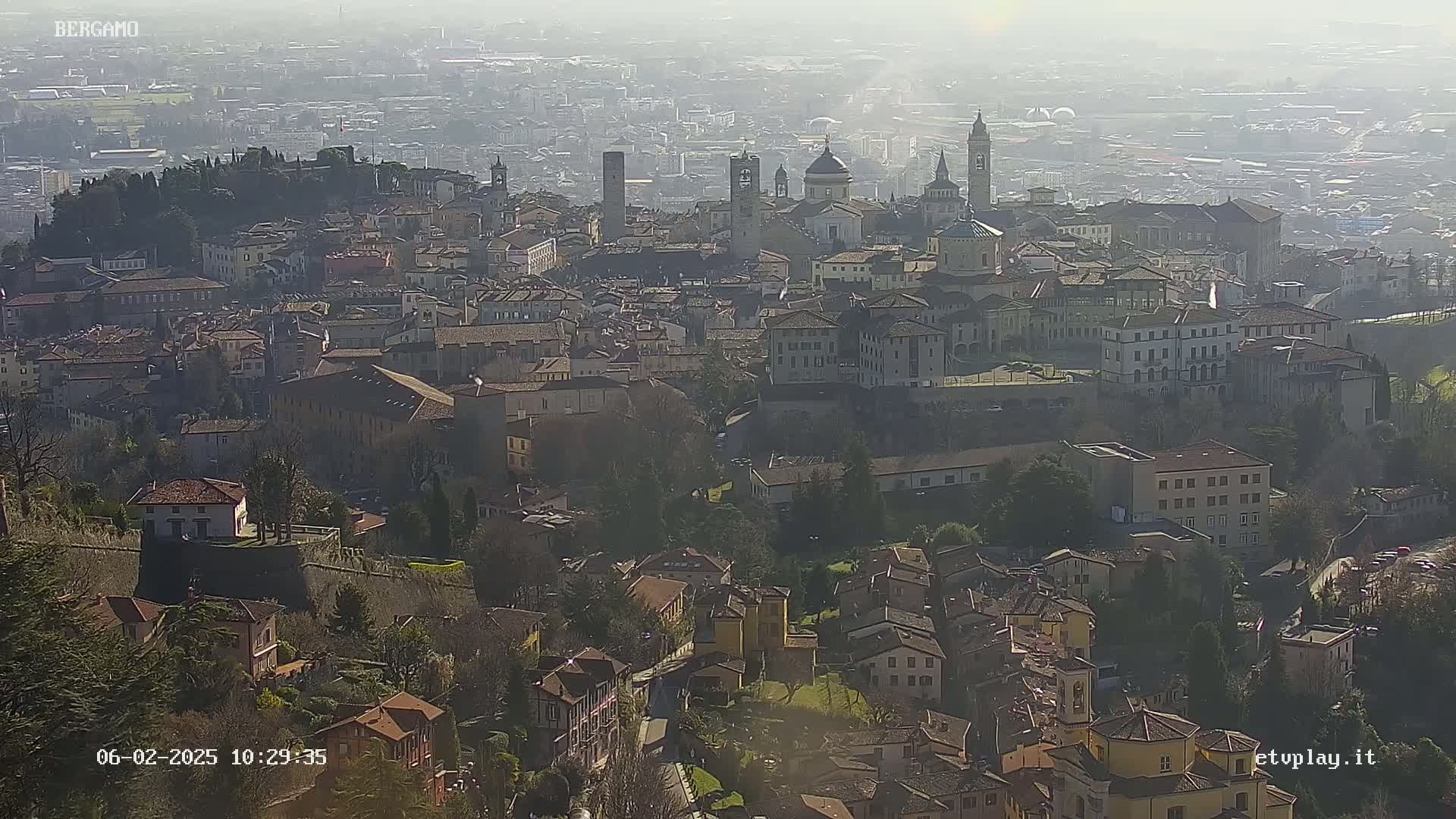 Bergamo City Skyline Live Cam - Bergamo,Lombardy, Italy