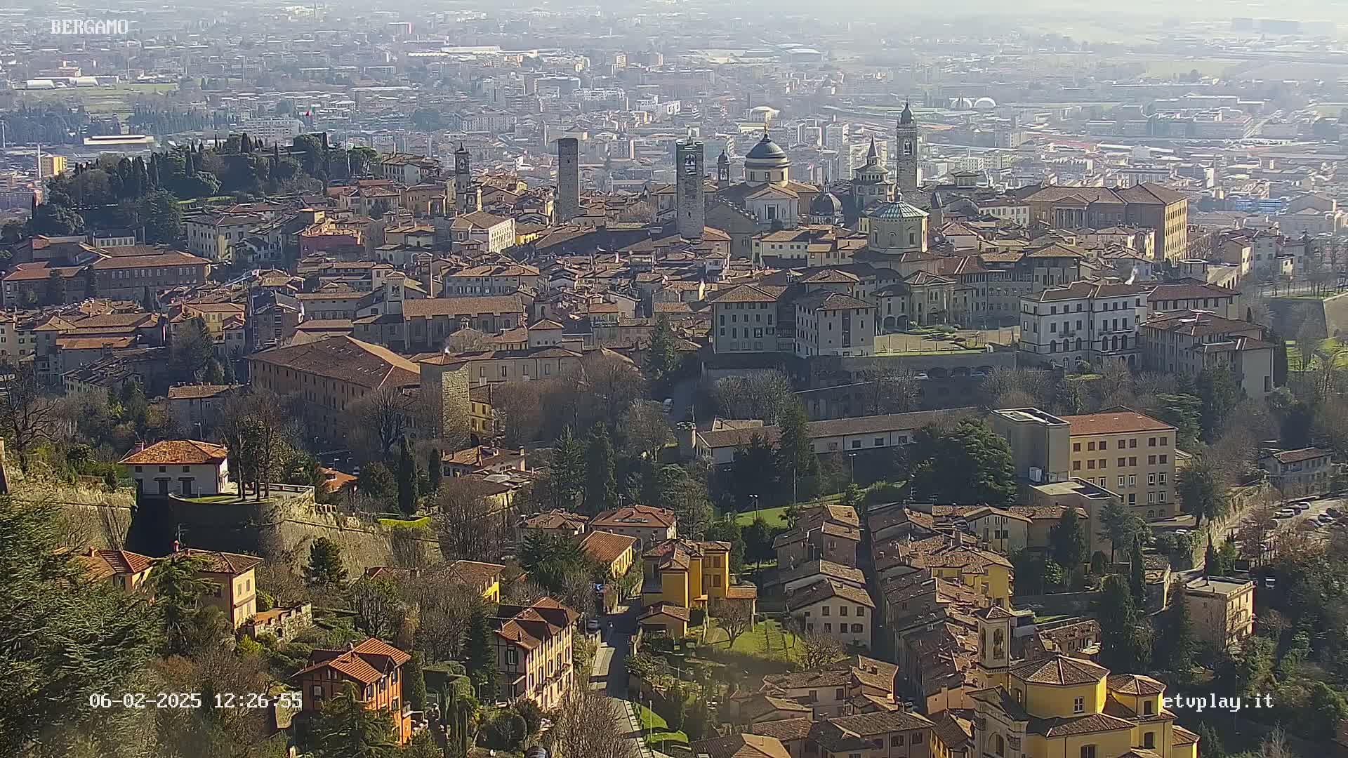 Bergamo City Skyline Live Cam - Bergamo,Lombardy, Italy