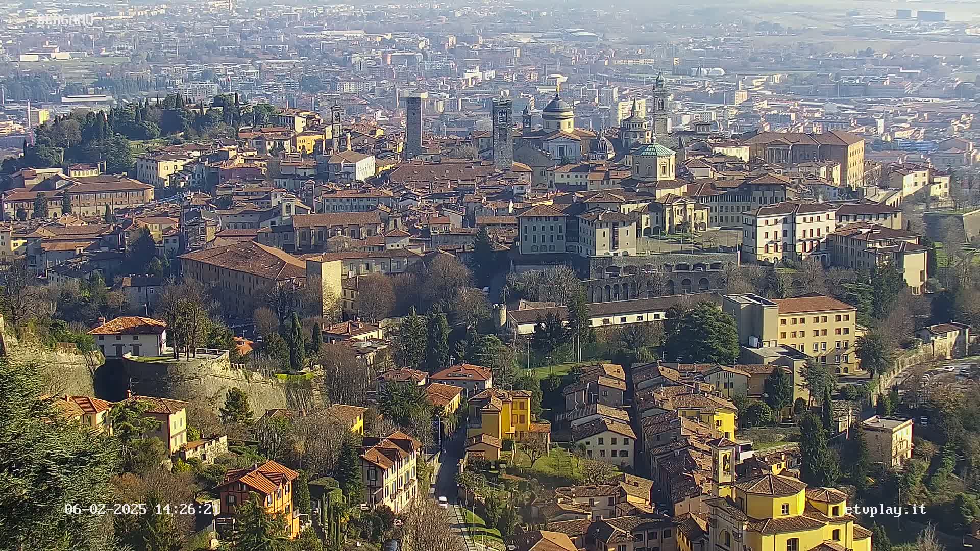 Bergamo City Skyline Live Cam - Bergamo,Lombardy, Italy