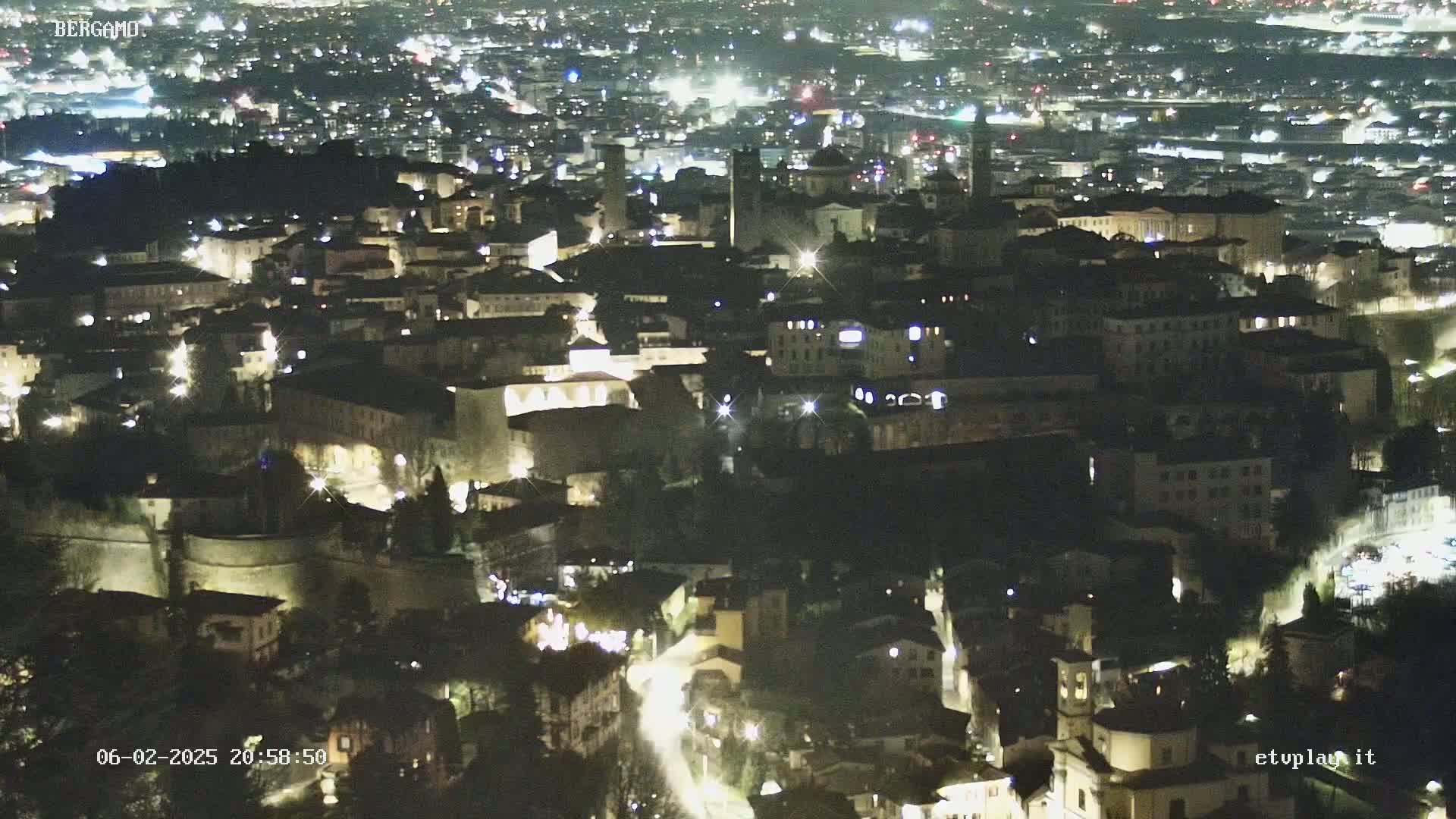 Bergamo City Skyline Live Cam - Bergamo,Lombardy, Italy