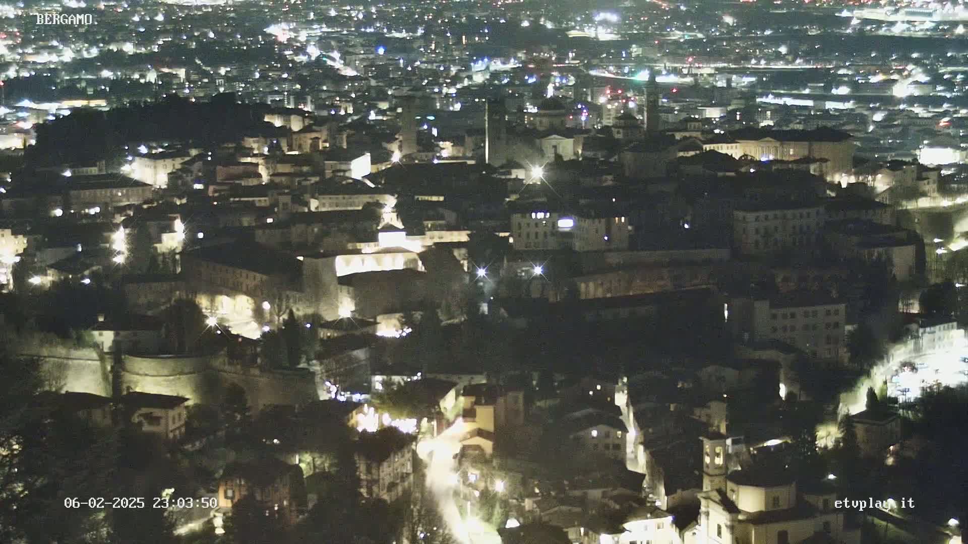 Bergamo City Skyline Live Cam - Bergamo,Lombardy, Italy