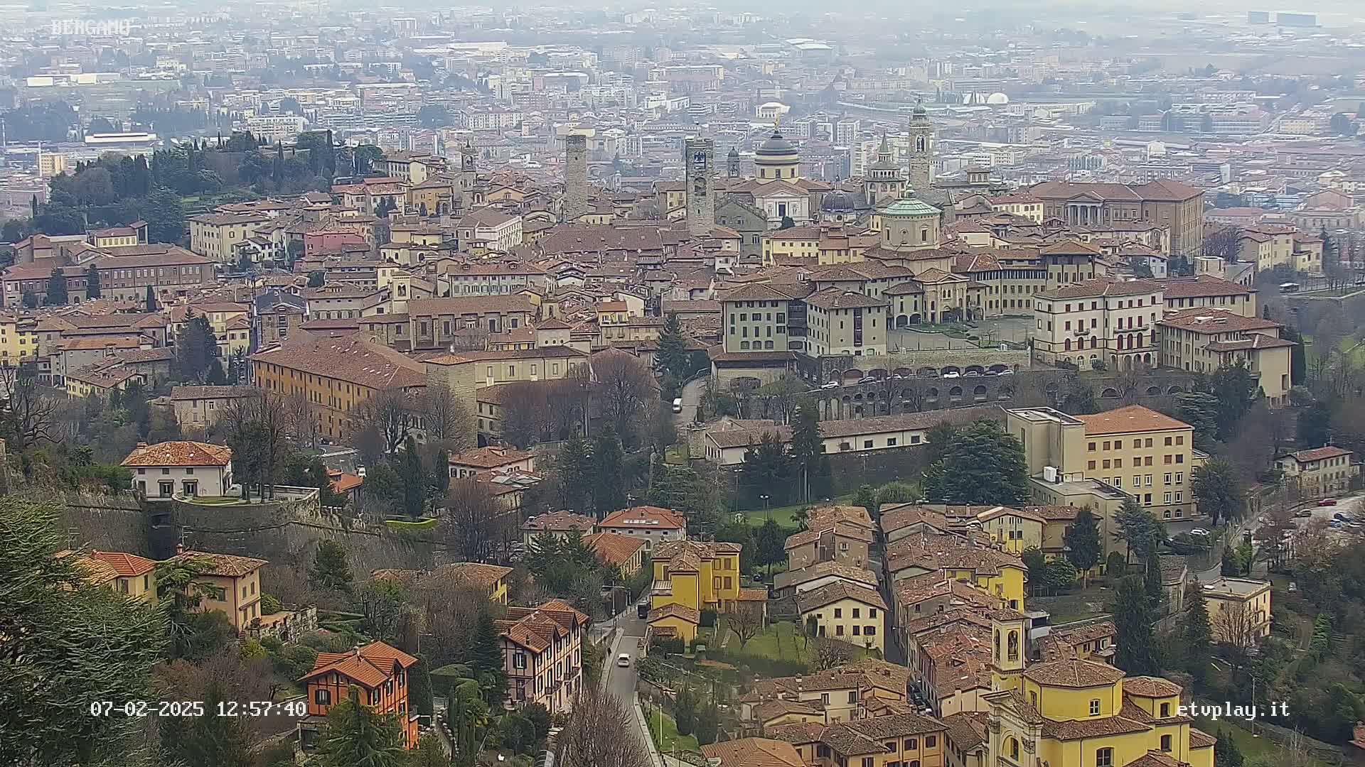 Bergamo City Skyline Live Cam - Bergamo,Lombardy, Italy