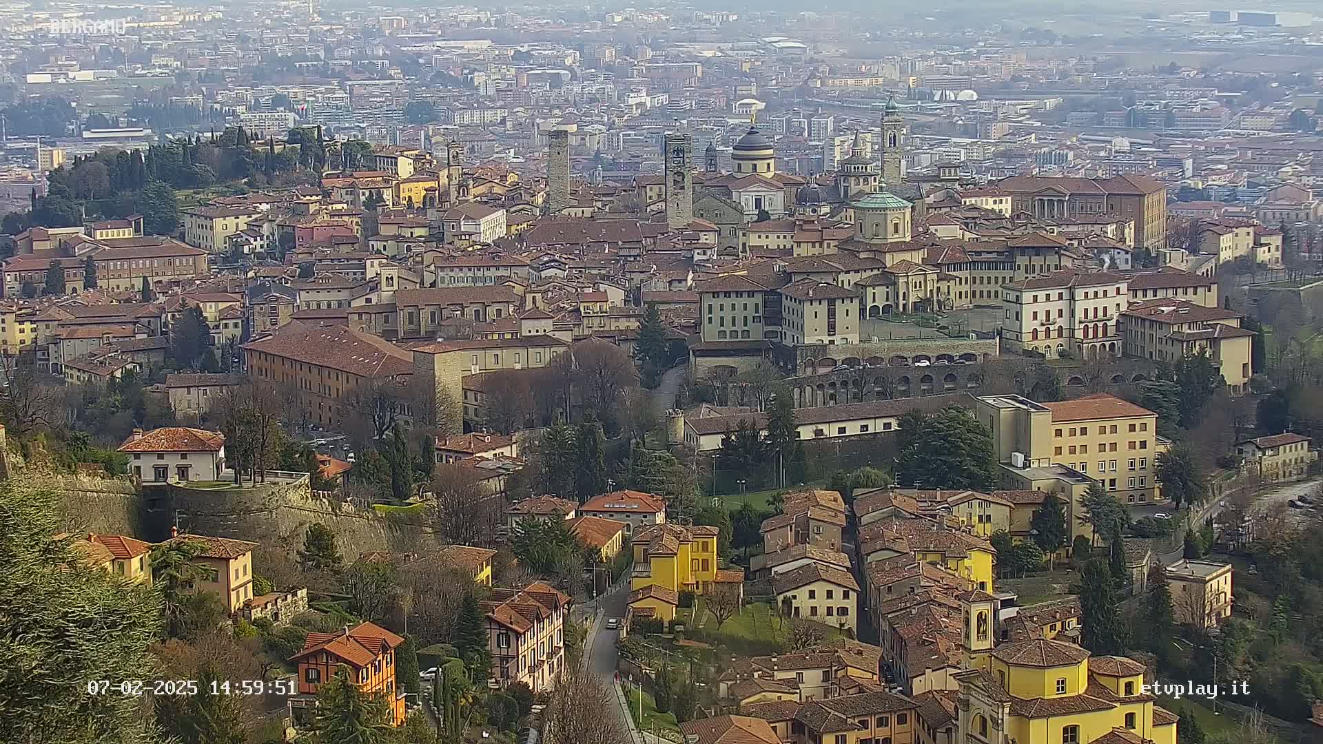 Bergamo City Skyline Live Cam - Bergamo,Lombardy, Italy