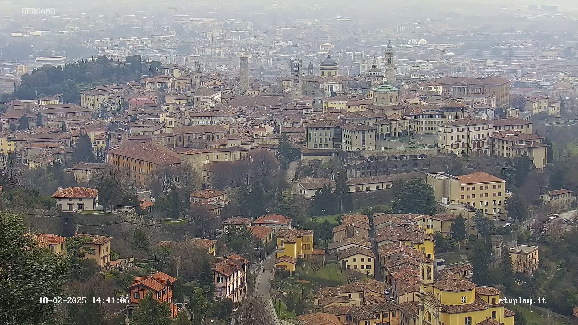 Bergamo City Skyline Live Cam - Bergamo,Lombardy, Italy