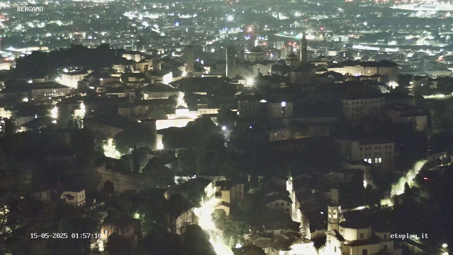 Bergamo City Skyline Live Cam - Bergamo,Lombardy, Italy