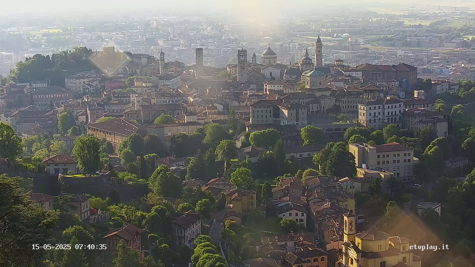Bergamo City Skyline Live Cam - Bergamo,Lombardy, Italy