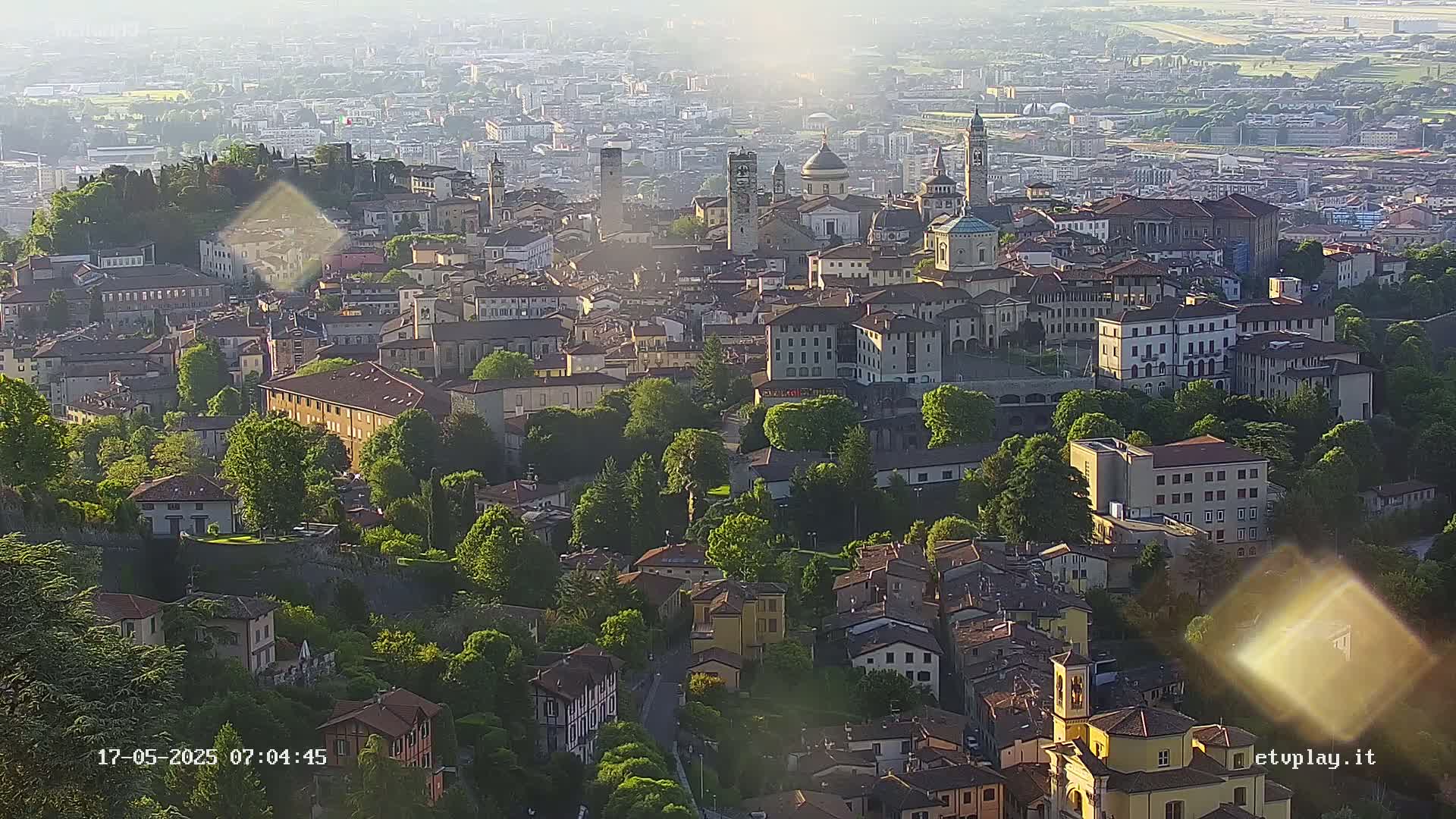 Bergamo City Skyline Live Cam - Bergamo,Lombardy, Italy